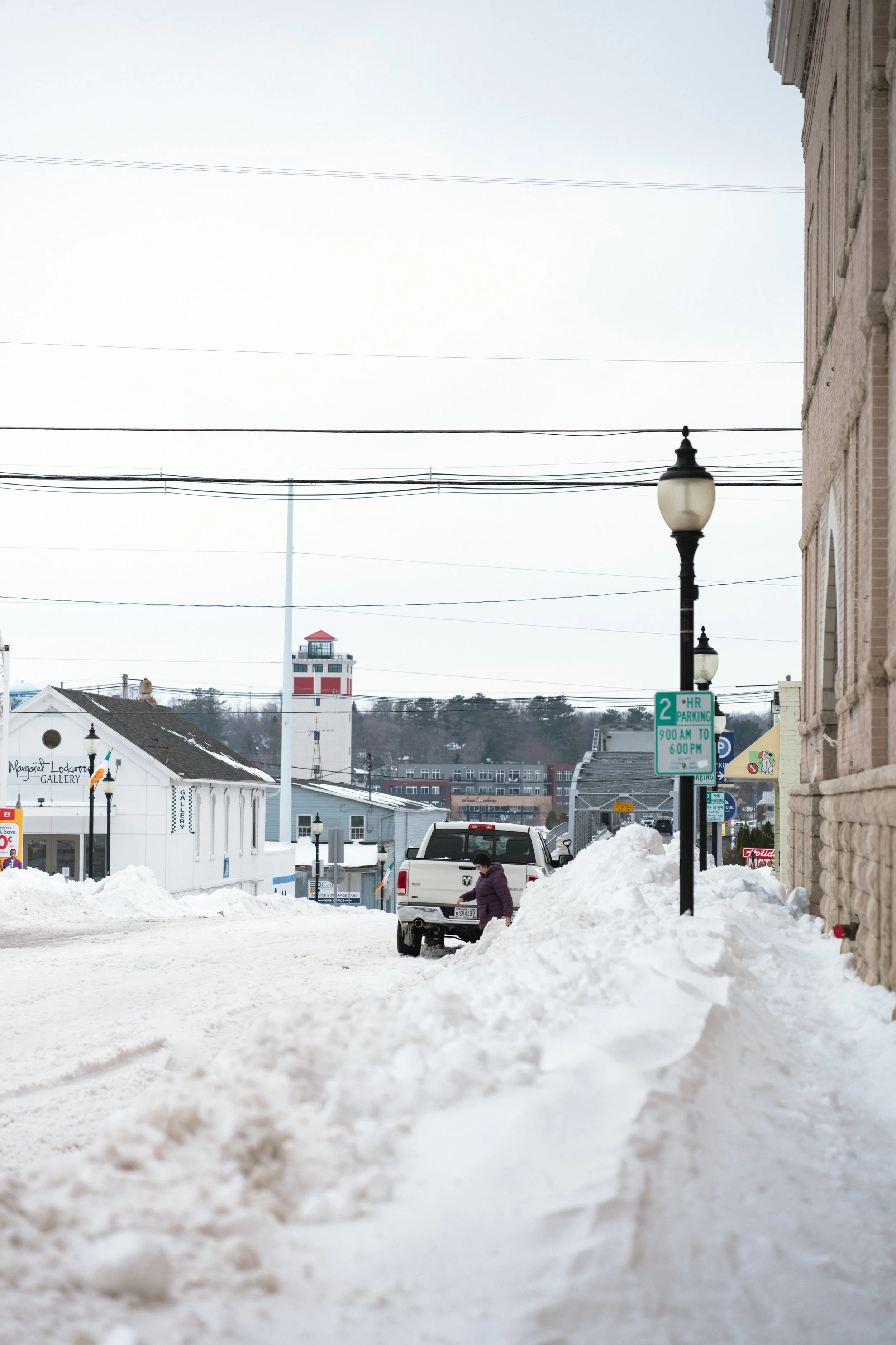 Snowstor-bridge-man-FW.jpg