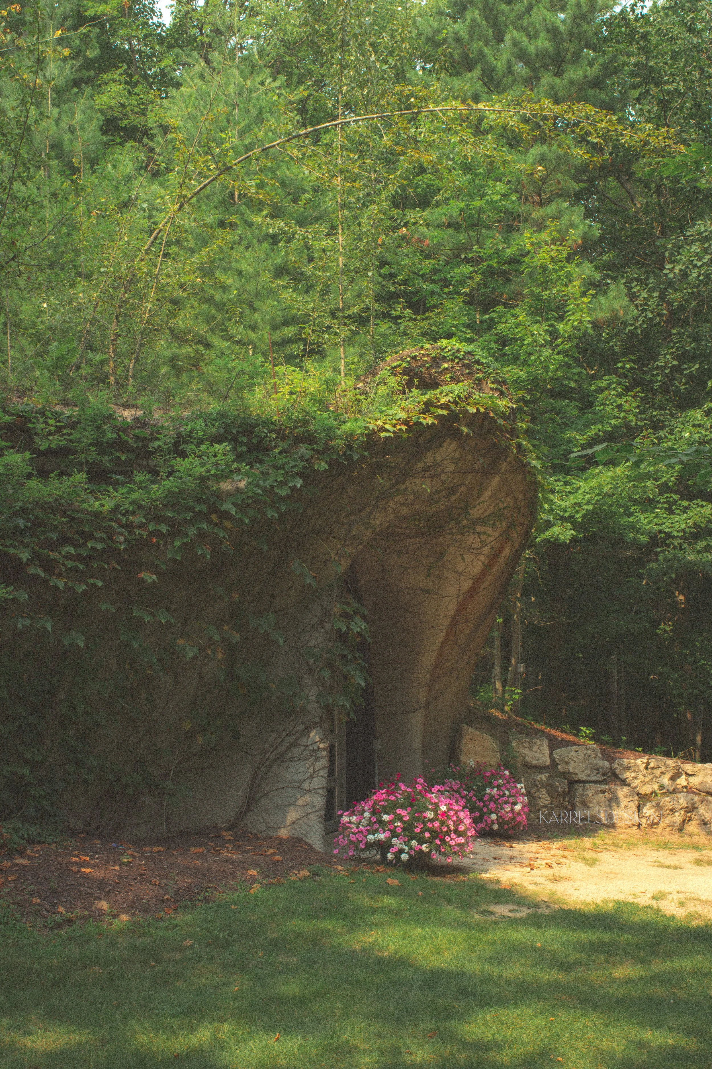 Domehouse-side-KD.jpg