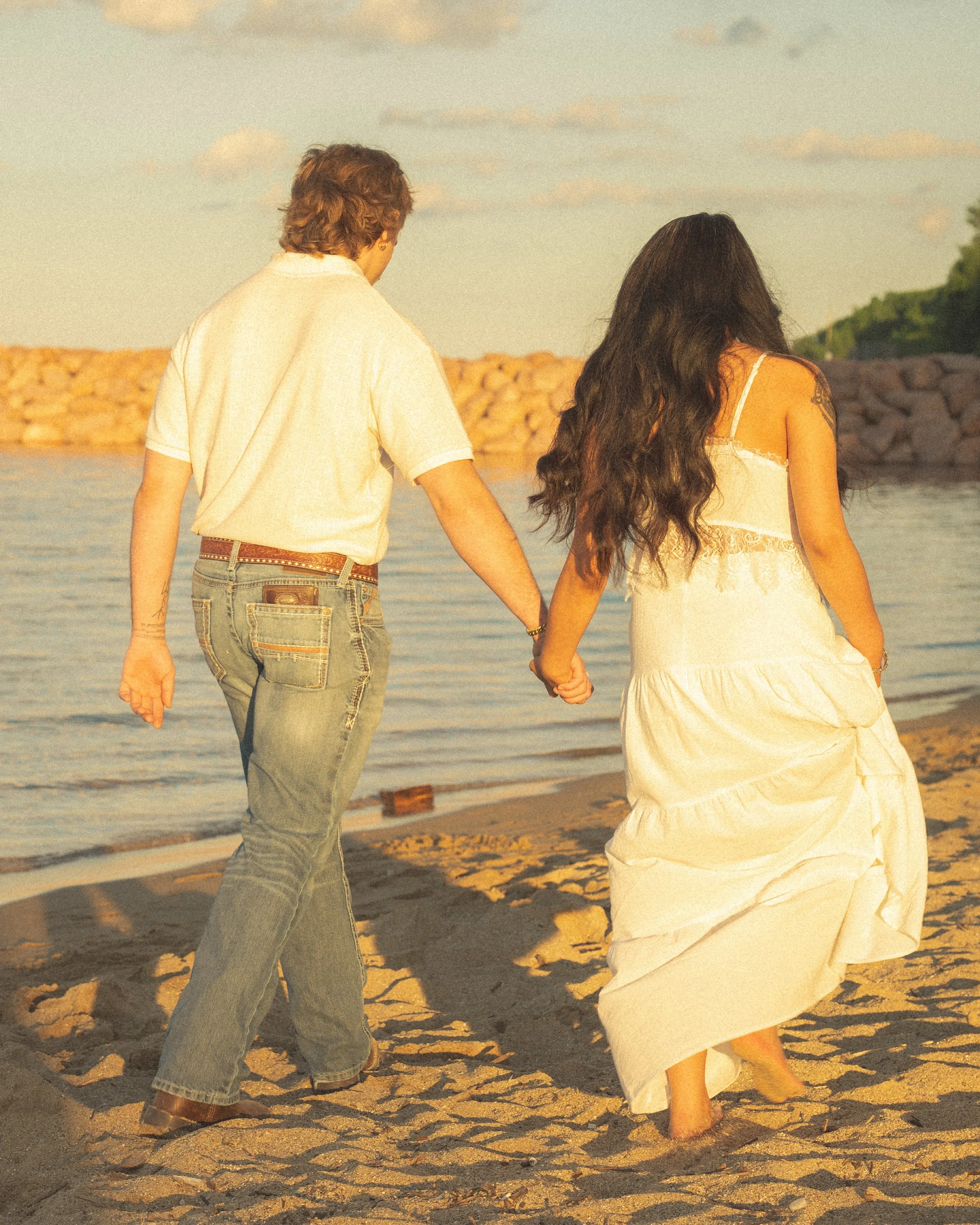 Glendy+Sam-beach-away-FW.jpg