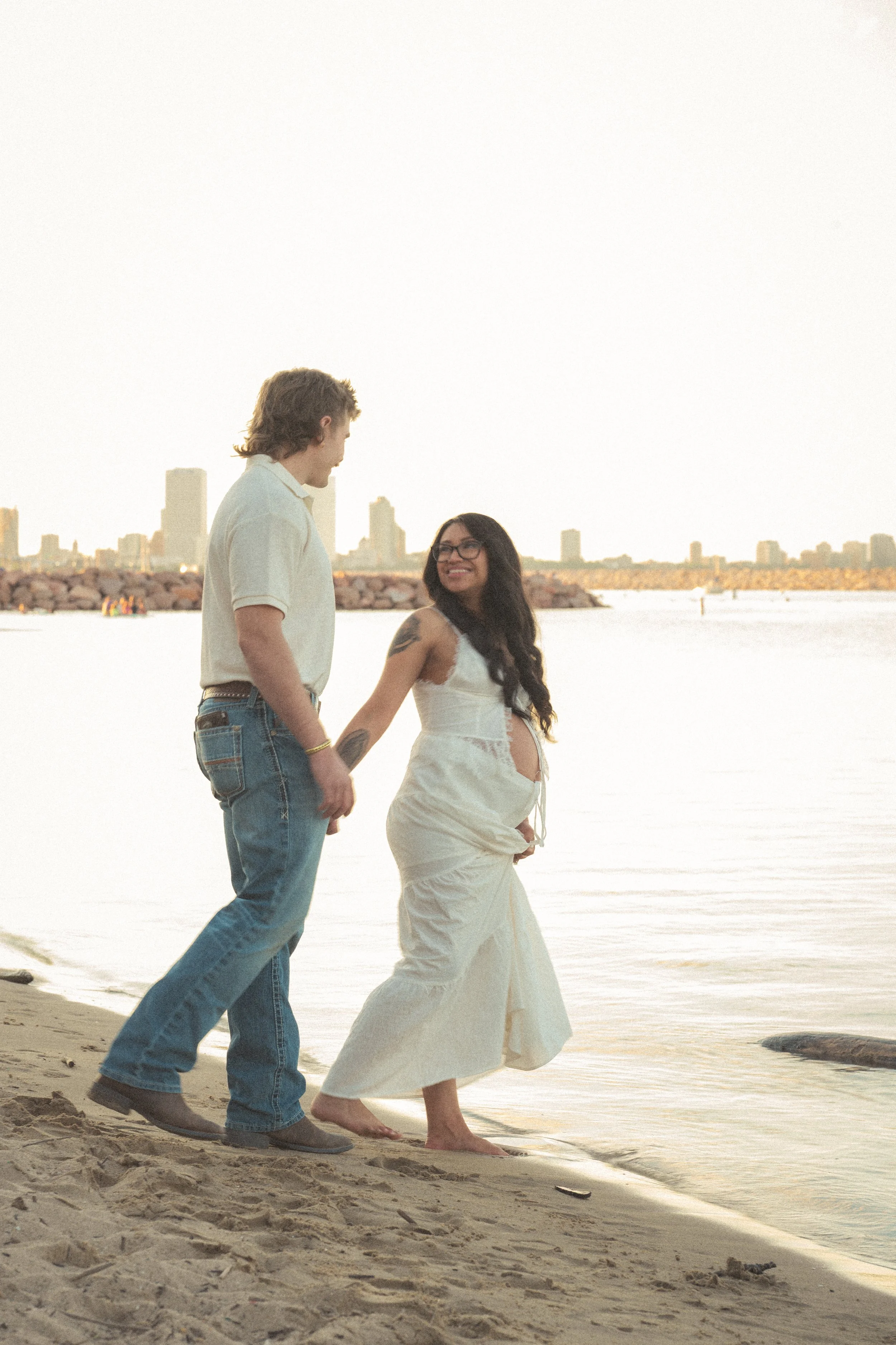 Glendy+sam-leadingtowater-MKEinbackground-FW.jpg