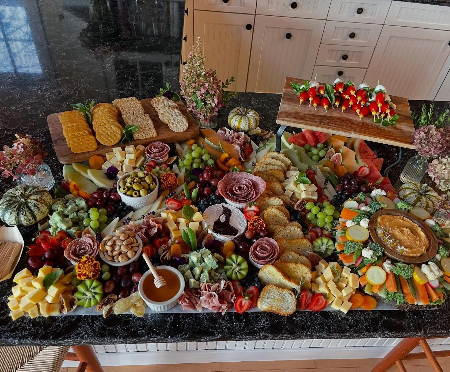 Last Night&rsquo;s beautiful fall graze!! 🧀 🎃 🍇 

#blockisland #charcuterie #rhodeisland #farmersmarket #foryou