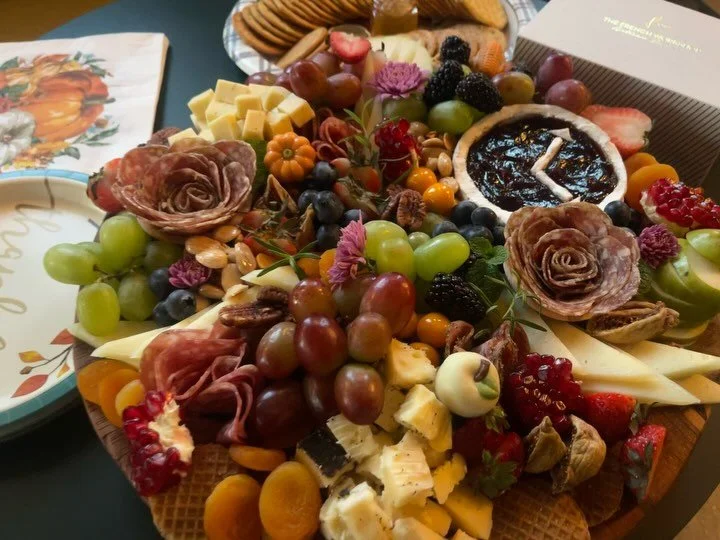 Book club night! Good stories, great company, and a board made for conversation. 🧀 🍷 The perfect addition to a Carberry Bookclub night!

#BlockIslandCharcuterie #BookClubBoards #RadiumGirls #CheeseAndChapters #CharcuterieAndChill #longisland