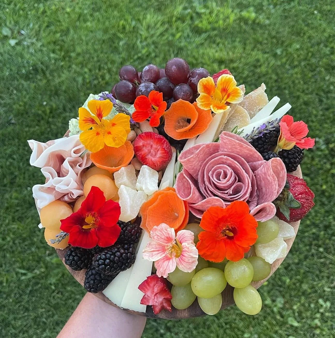 A perfect book club board! 📕 🧀 🍷