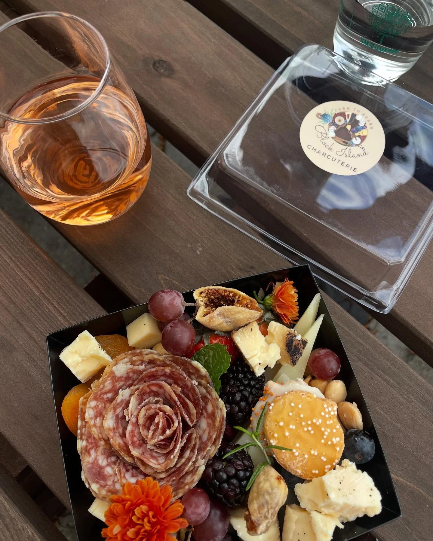 Another great pop up at Carberry Wine in Northport! 🍷 🧀 

#longisland #rhodeisland #fall #charcuterie #cheese #mini #wine #bookclub #northport #hintington #newyorkcity