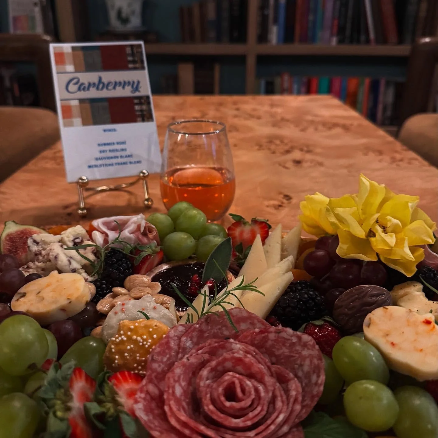We love Carberry! 🍷 🧀 

#longisland #charcuterie #cheese #huntington #northport #newyorknewyork