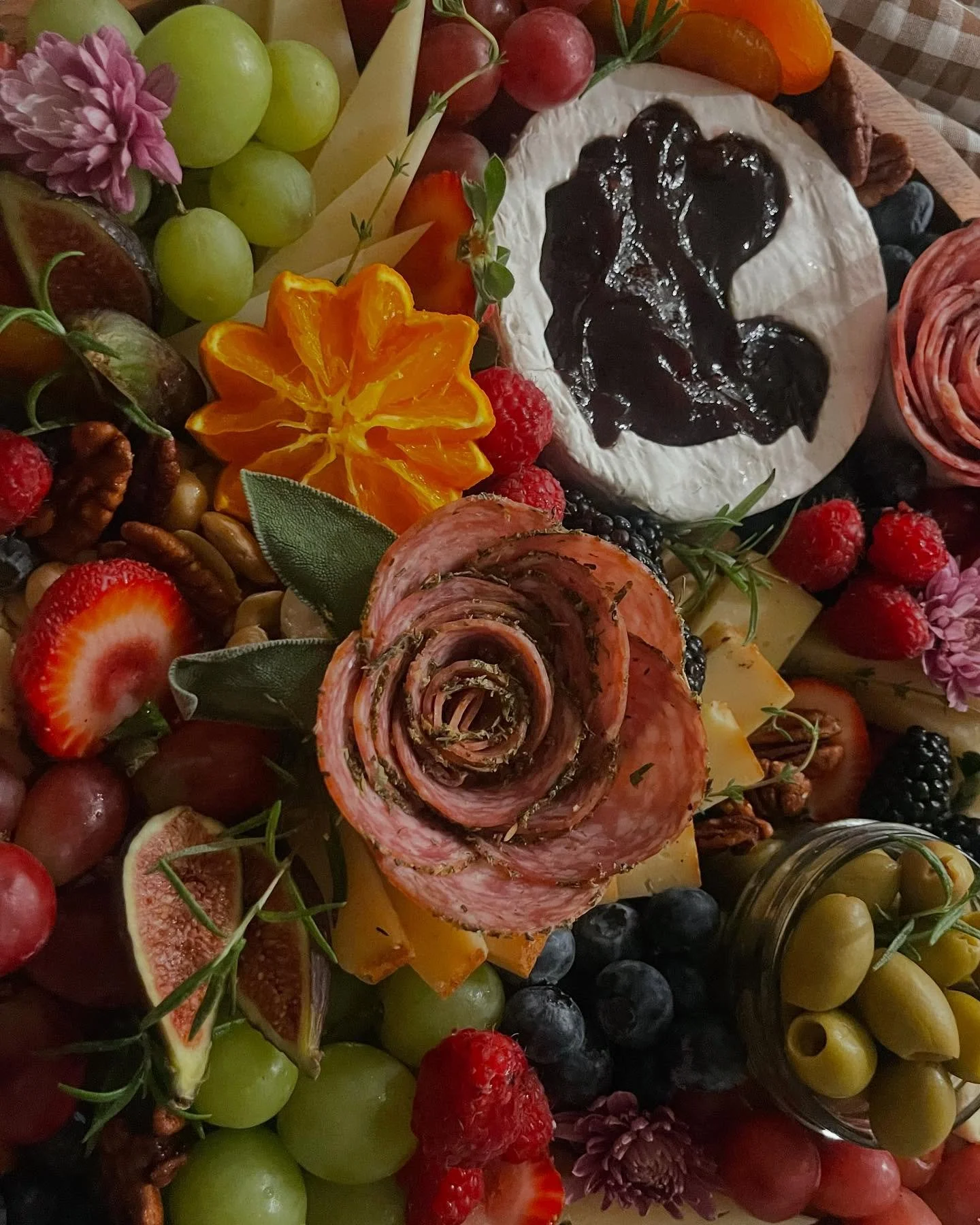 Turkey Turkey 🦃 🧀 

#charcuterie #cheese #thanksgiving #turkey #northport #longisland #cheeseboard #grazingtable #blockisland #rhodeisland #huntingtonny