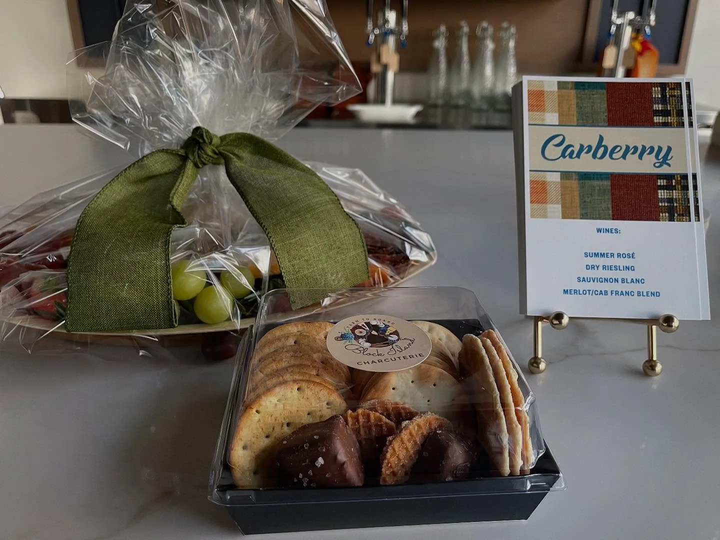 Thanksgiving Charcuterie pick up at Carberry Wine! 🧀 🍷 🍇 

#thanksgiving #charcuterie #cheese #fruit #smallbusinesssupportingsmallbusiness #smallbusiness #womanowned