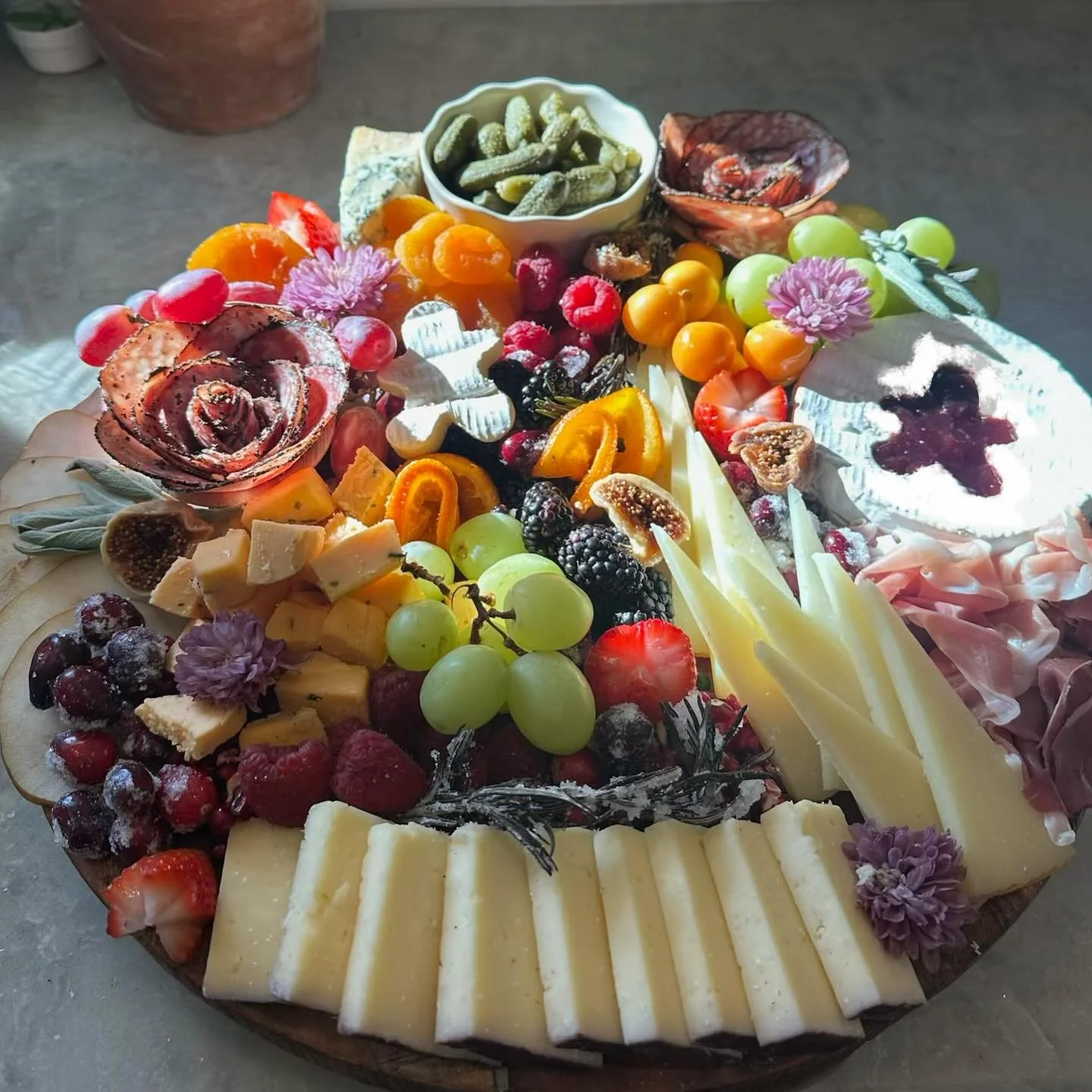 First of our holiday boards! DM to order! 🎄 🎅 🧀 🍷 

#cheese #charcuterie #christmas #longisland #rhodeisland #holiday #grazingtable #cheeseboard #caterer