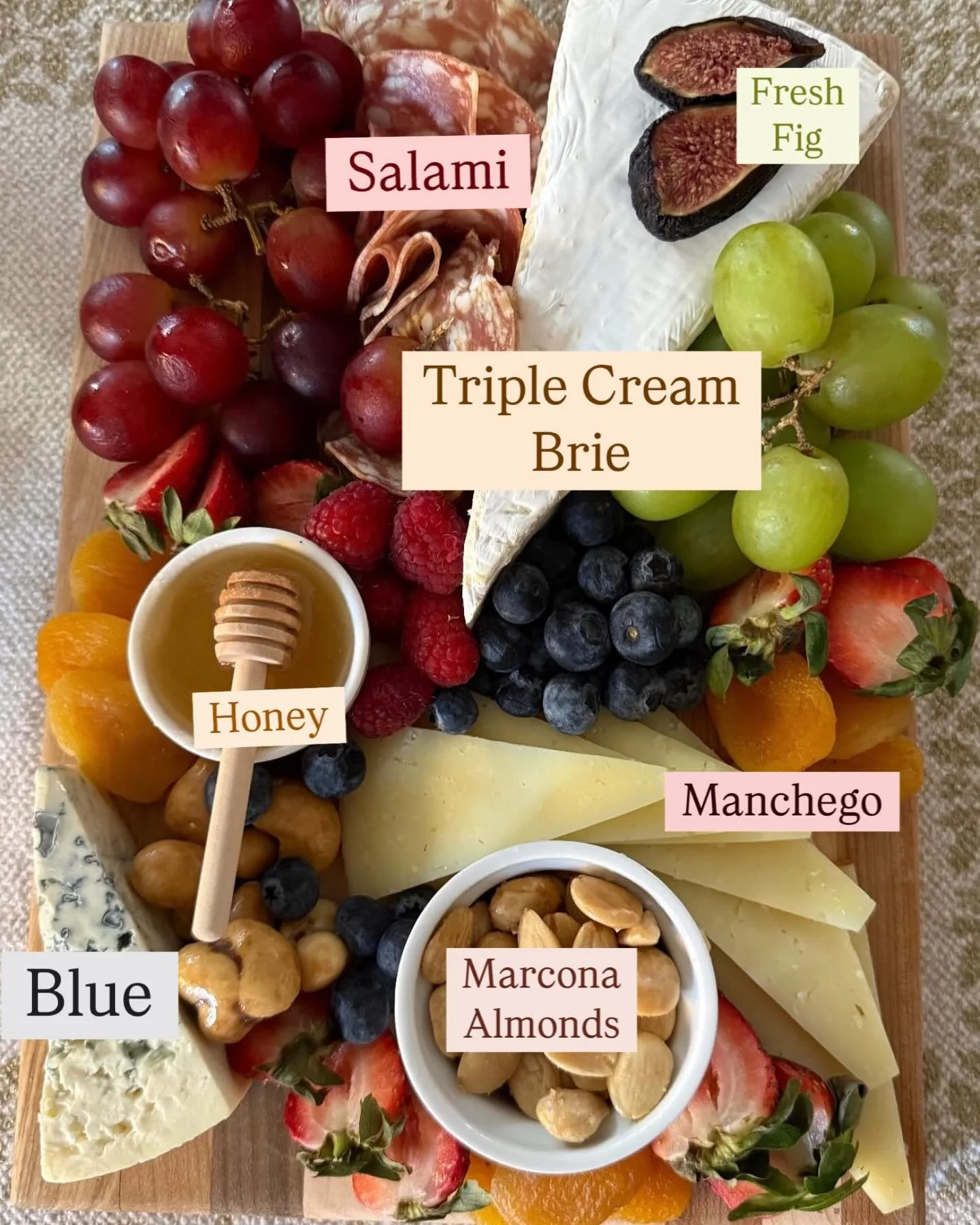 A simple beauty! 🧀 🍷 🍇 

#charcuterie #cheese #newyork #longisland #blockisland #rhodeisland #weddings #cheeseboards #charcuterienyc