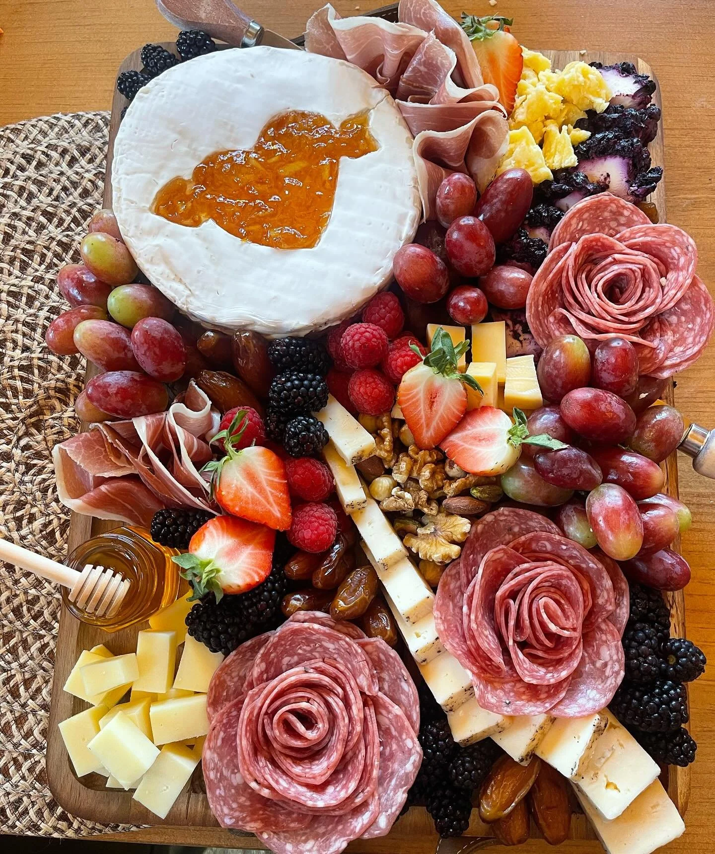Valentine&rsquo;s Day is coming up! Grab a board for your sweetie! 💕 🧀 

#cheese #charcuterie #valentinesday #grazingtable #longisland #rhodeisland