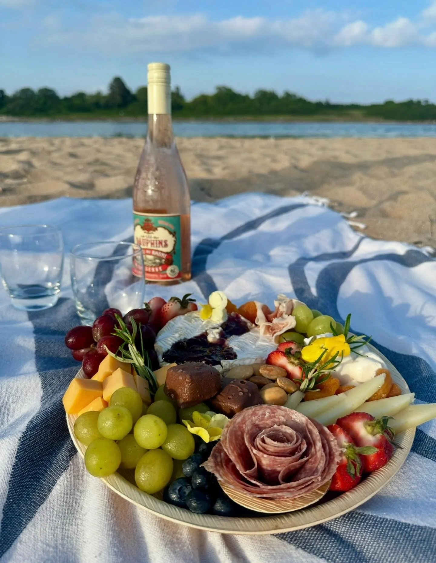 There&rsquo;s truly nothing better! 

#blockisland #rhodeisland #charcuterie #cheese #longisland