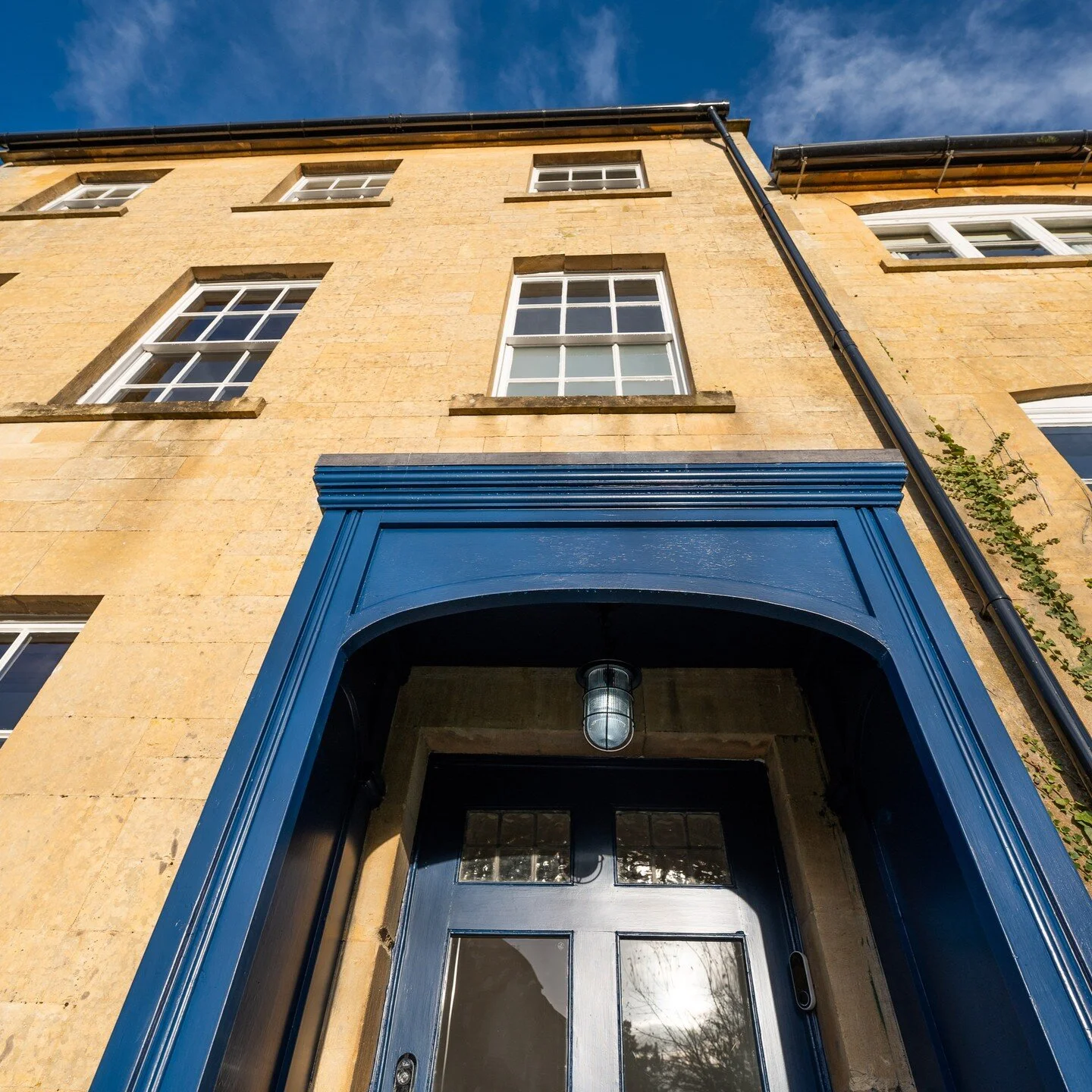 Things are looking up! You can get a 3 day weekend away for 10 people for just £1147 from 18-21st August or a whole week for only £1325 on our website.
Stay in one of the most beautiful parts of the country with a private BBQ and garden