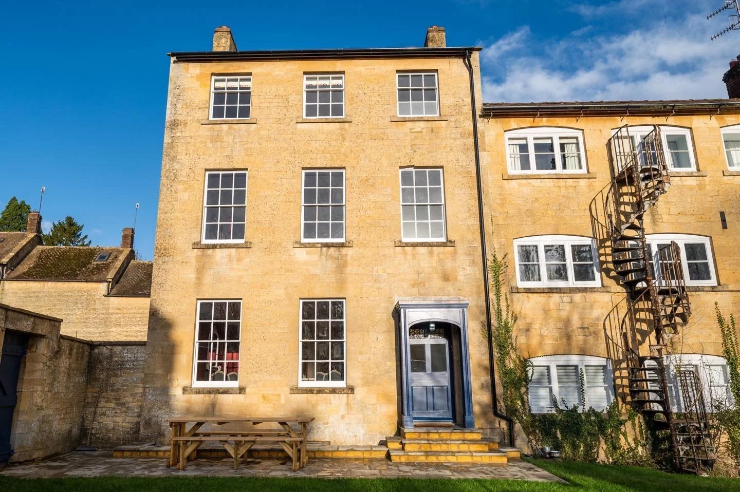Who needs a weekend away this weekend? YOU DO!
We’ve got last minute pricing at £897 for 3 nights staring this Friday night. Sleeps 10, so less than £30 per person per night to stay in an historic Silk Mill in one of the most beauti