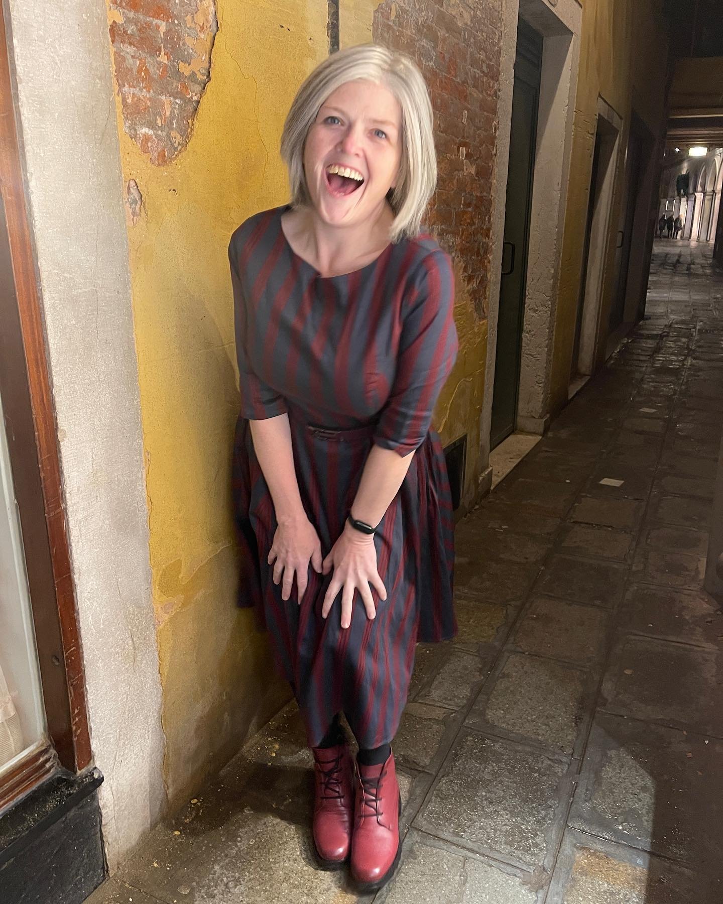 Goofy poses in an alley in Venice&hellip; on the way back from seeing Vivaldi&rsquo;s 4 Seasons played by some extraordinary musicians in his old church. Core memories up in here.
