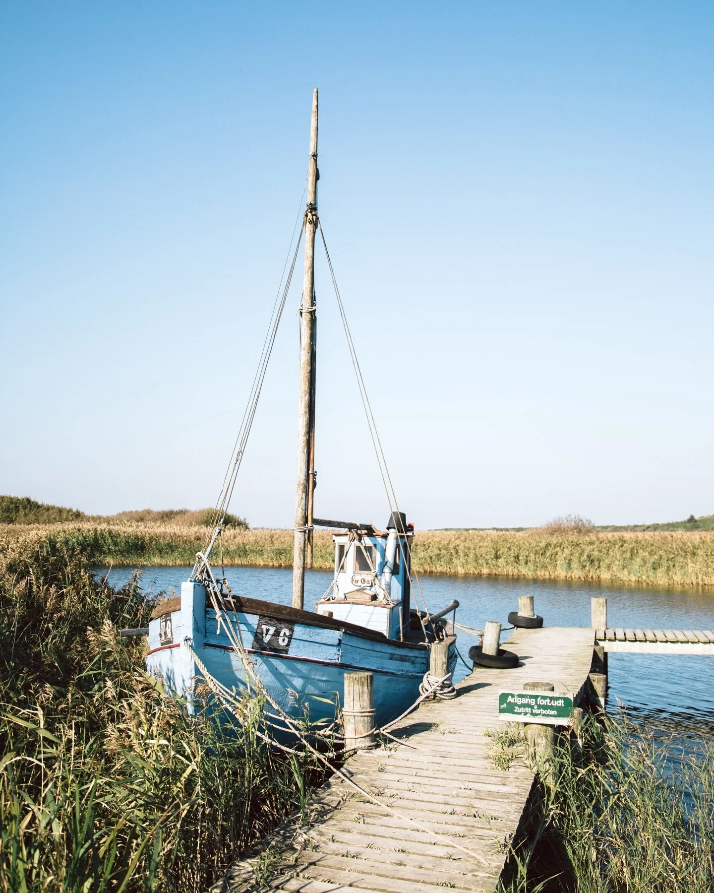 setting the vibe for autumn 🍂🌊✨ #kutter #d&auml;nemark #schiff #fjord #hvidesande