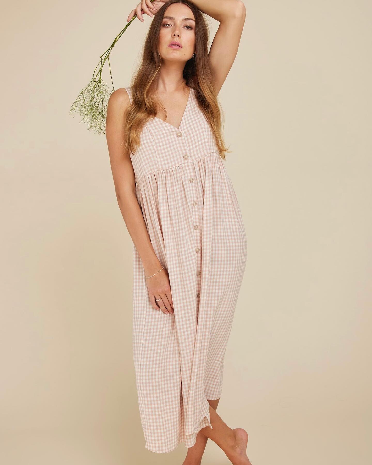 The dress of summer. MAKENZIE 🎀

Bra friendly, nursing friendly, loose for the hot days, cute, efforless 🤍 She checks a lot of boxes! 

Tap to shop  the MAKENZIE 🎀

Sustainable fashion, fashion trends, styling inspiration, spring fashion ideas, ca