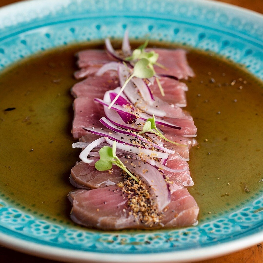 An explosion of flavor in your mouth 😍

Freshly caught sliced tuna over Ponzu (lime, sesame, jalape&ntilde;o &amp; garlic) hibiscus ice, radish, lemon peel crust, topped with fresh purple onion and coriander &amp; poppy seeds. 🐟

Save your favorite