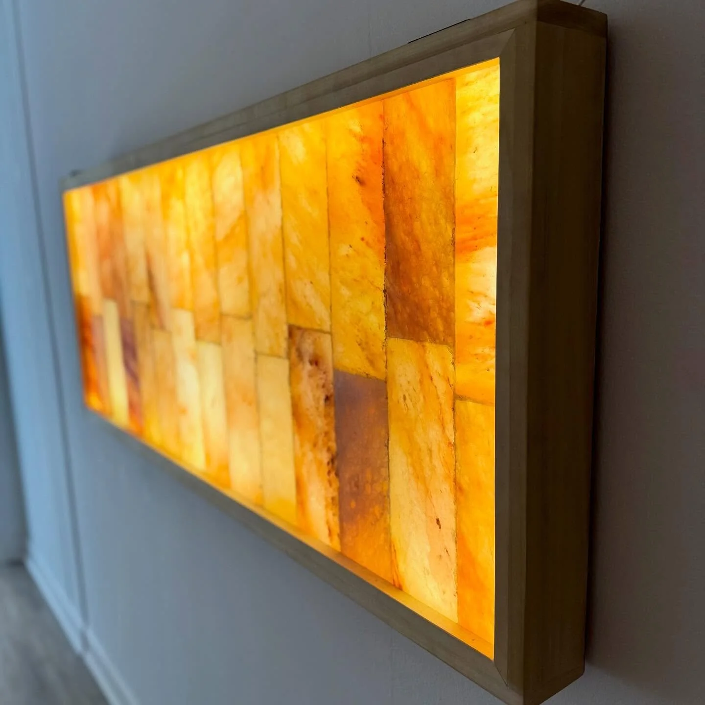 The ritual room has many offerings + the Himalayan salt panel is one of them✨

The salt panel is a natural element used to gently purify the air. It also supports the respiratory system and offers a grounding presence for the nervous system. The warm