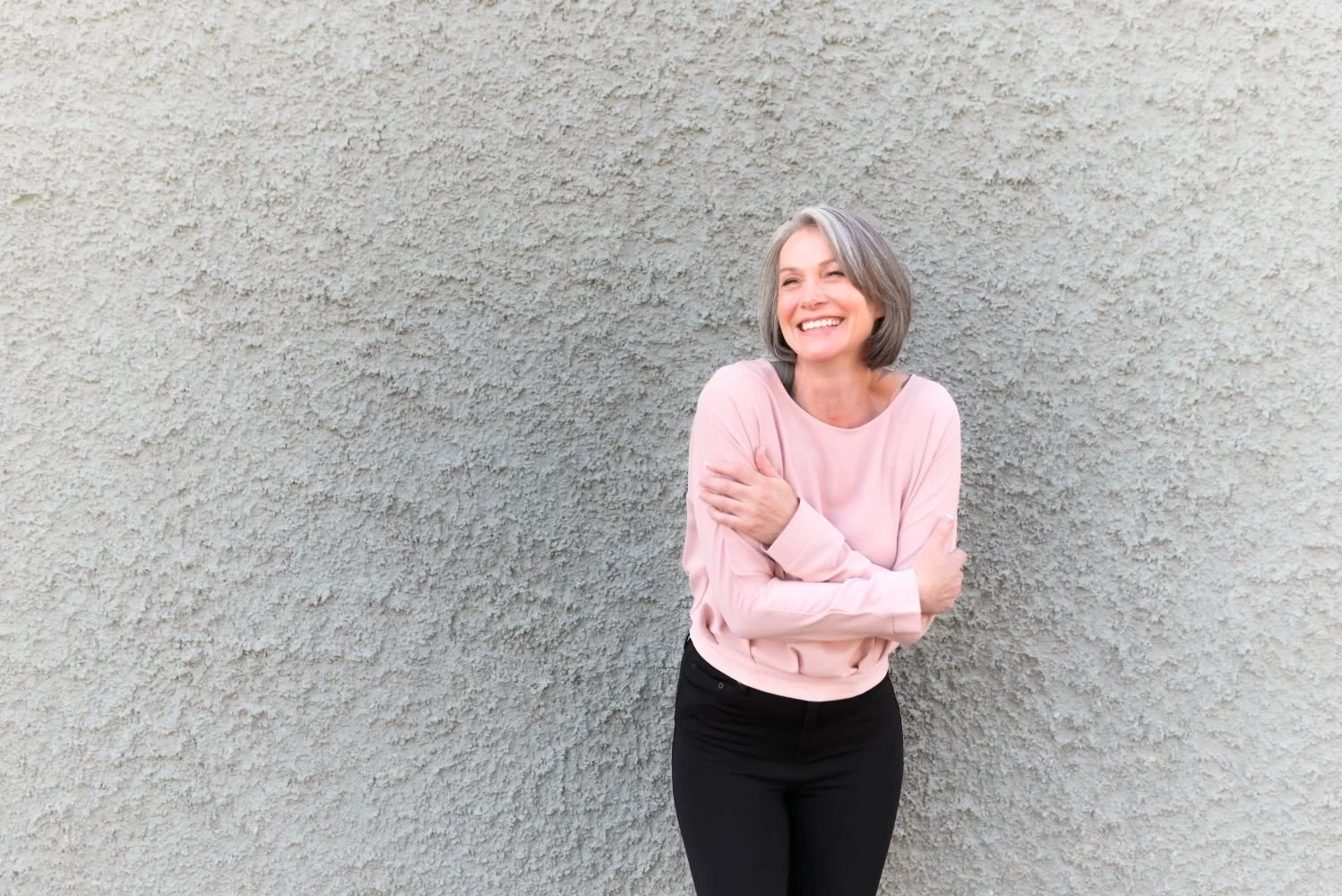 Emma Hull, confidence coach for women, sharing a warm and approachable moment