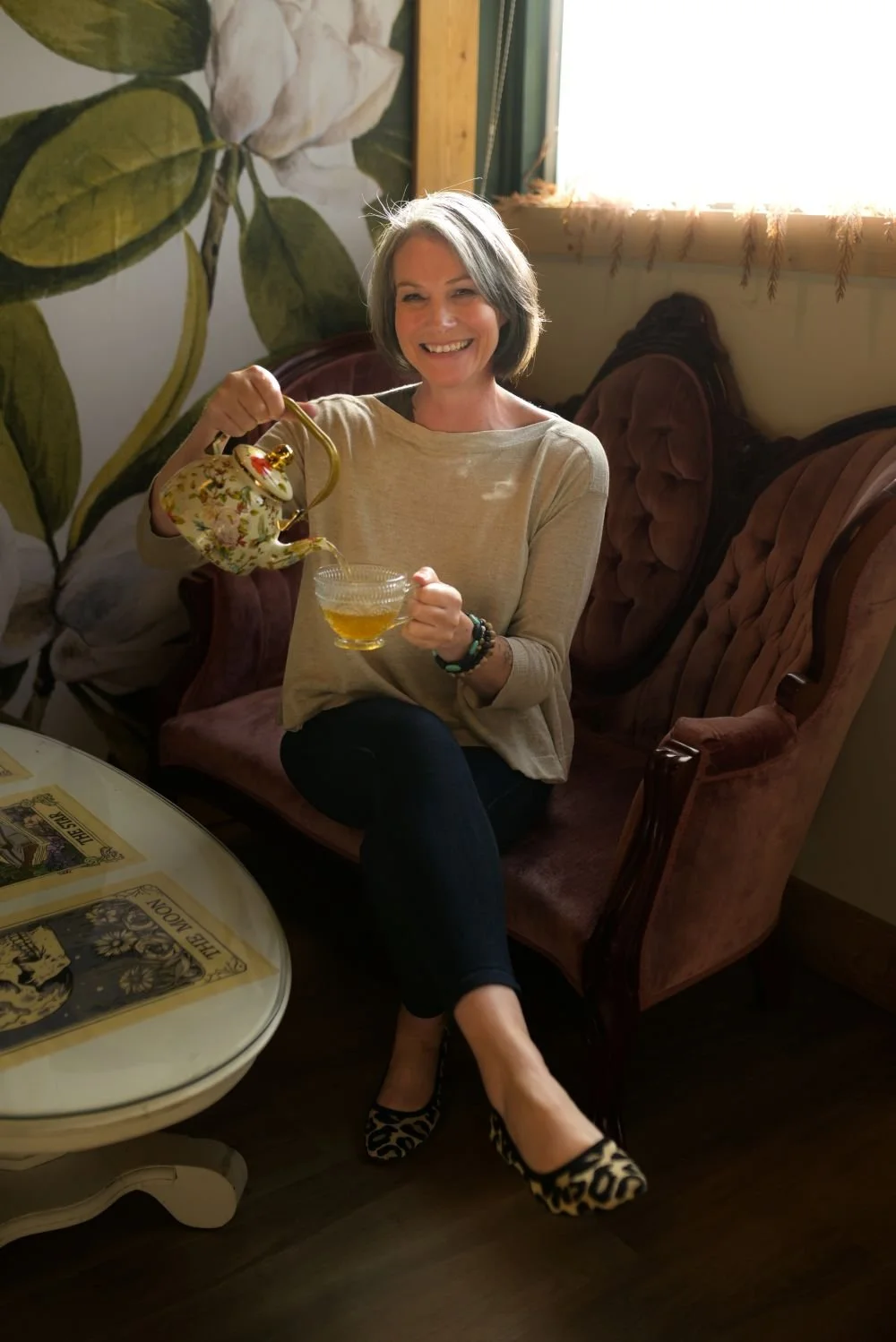 Emma Hull, life coach for women at a crossroads, welcoming women into Your Goddess Era 101 group coaching program