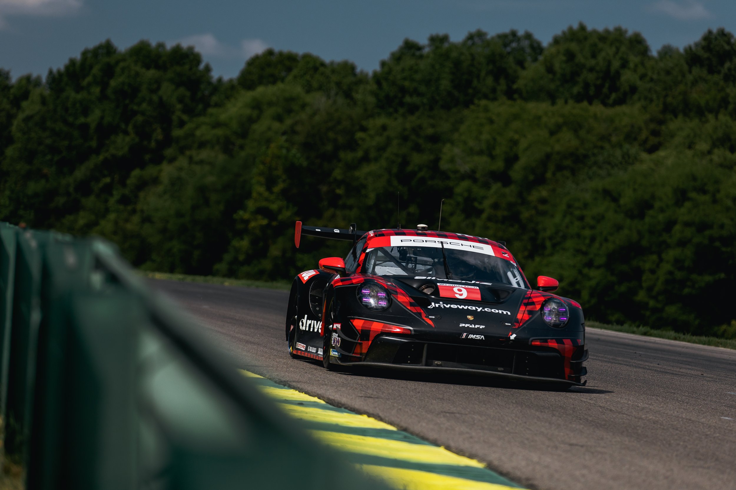 20230826_IMSA_Road America_Lenssen Photo_67917.jpg