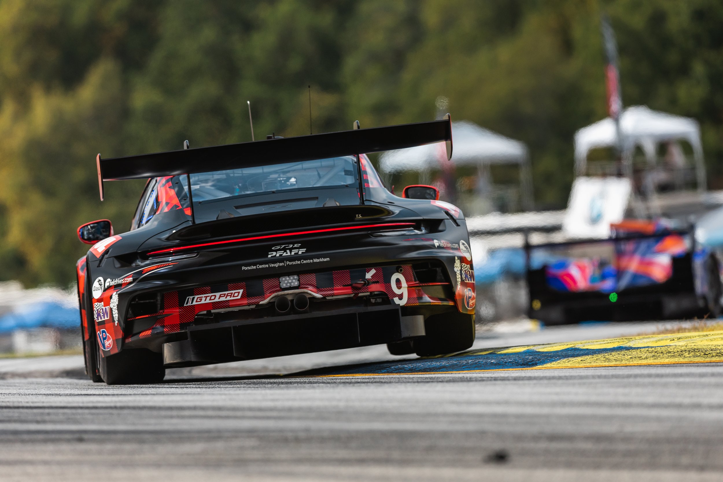 20231014_1545p_IMSA_Petit Le Mans_Road Atlanta_Lenssen Photo-55328.jpg