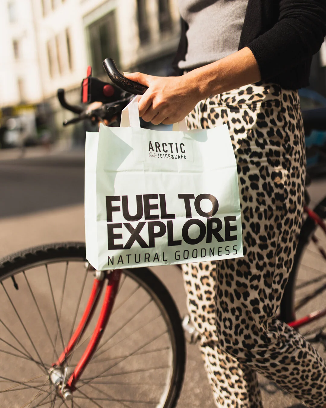 Embrace the Arctic way of staying nourished even on your busiest days! 🌿💪⁣&bull;
&bull;
&bull;
&bull;
&bull;
#arcticjuicecafe #swissfoodies #frenchfoodie #healthylunchideas #sandwichlover #healthyfoodlover #healthyeatingideas #healthyeatinghabits #