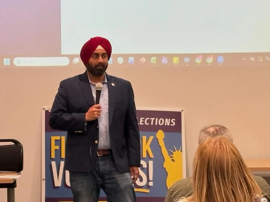 Del. JJ Singh, Del. Atoosa Reaser, and Sen. Kannan Srinivasan spoke tonight at our monthly LCDC meeting! We enjoyed good vibes and delicious cake with our fellow Dems! Want to learn more about the amazing work our electeds did in Richmond? Attend our