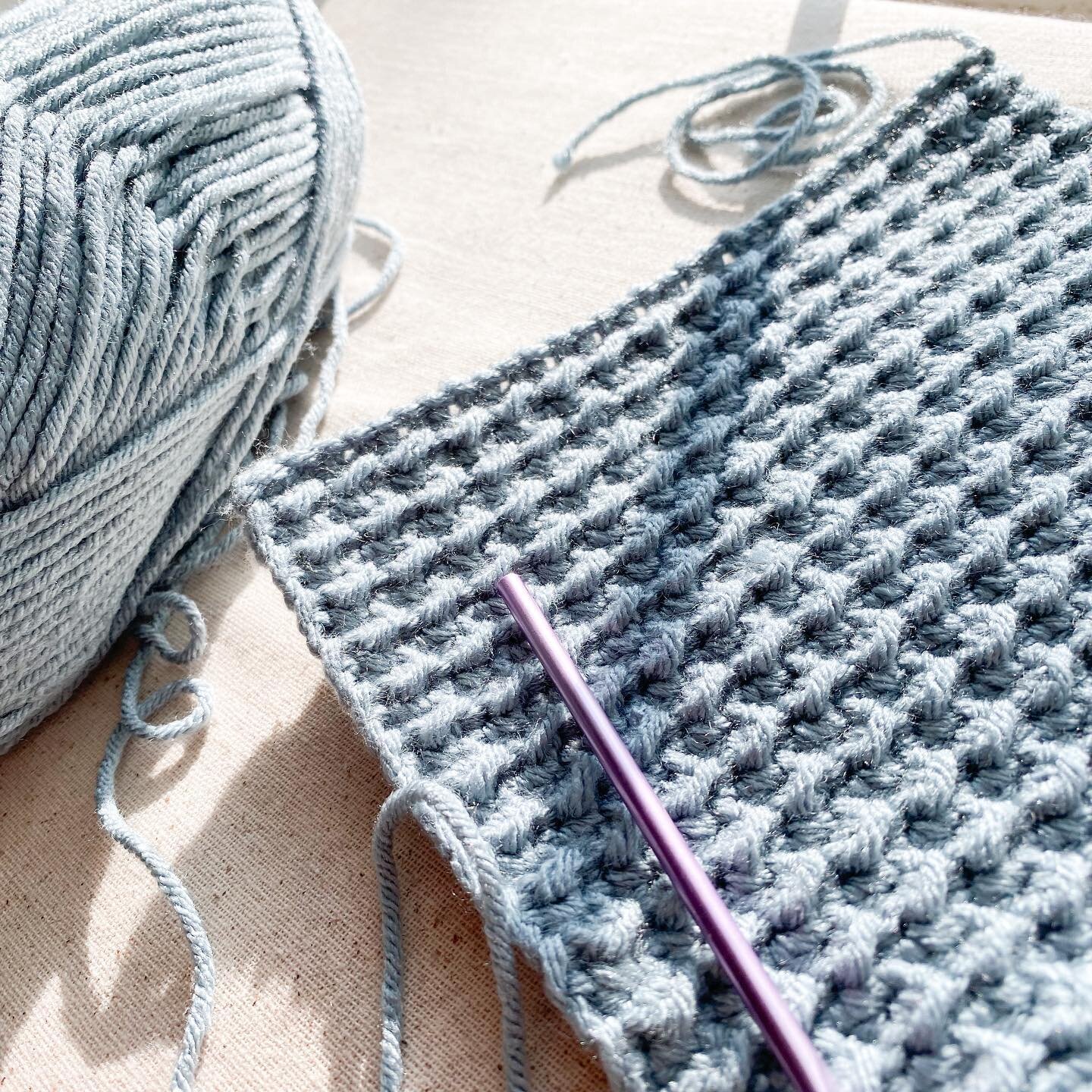 obsessed with this texture! guess what I&rsquo;m making 😉

#miacrafted #michiganmade #crochet #crochetersofinstagram #yarn #yarnaddict #crochetlove #crochetaddict #crochetinspiration #stitches #crochetpattern
