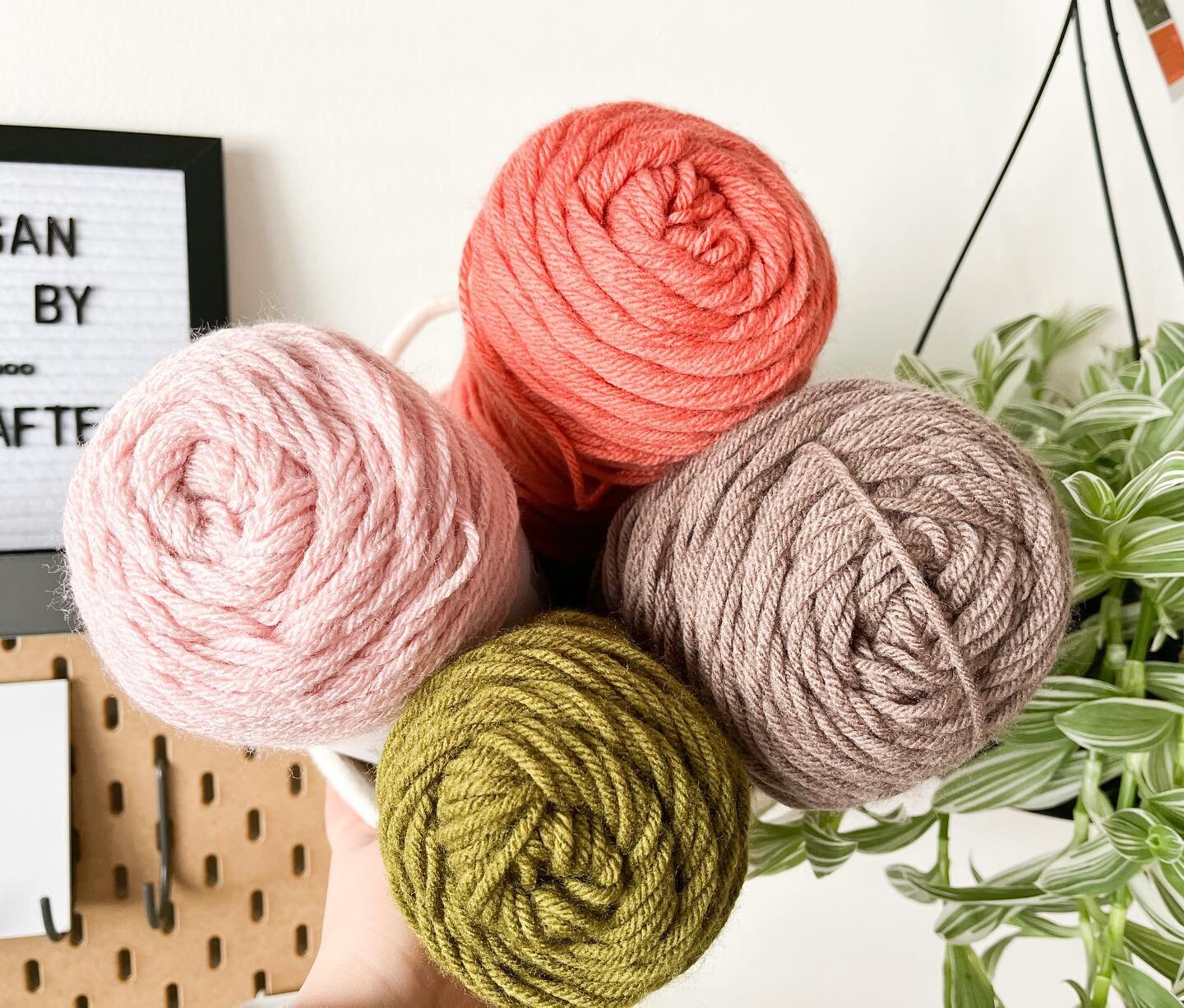 New colors coming soon to my Etsy shop for Pot Protectors! 

#miacrafted #michiganmade #crochet #crochetersofinstagram #kitchenaccessories #crochetinspiration #etsyseller #etsyshop #crochetpattern #crochetlove