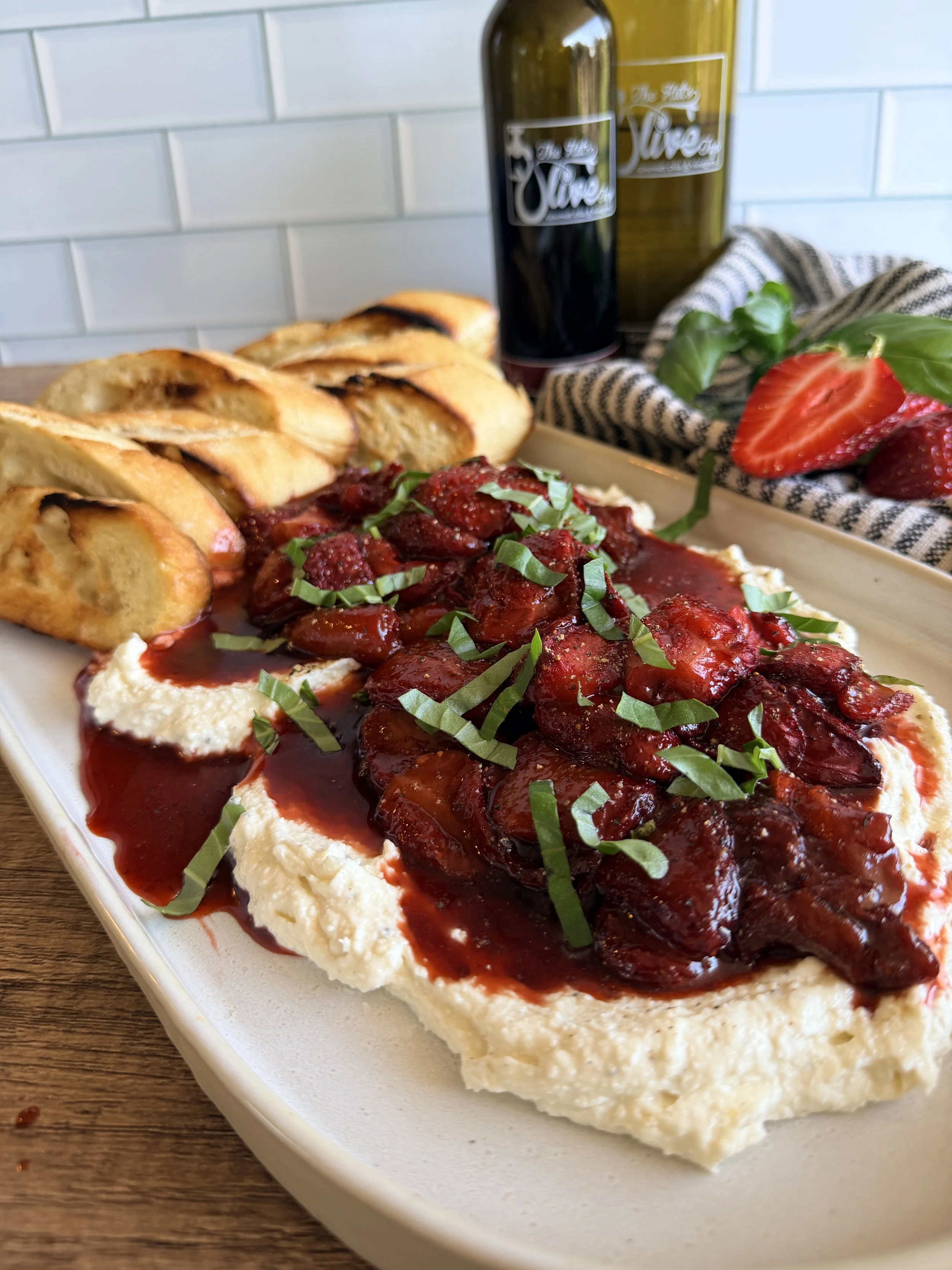 ROASTED STRAWBERRY & RICOTTA DIP