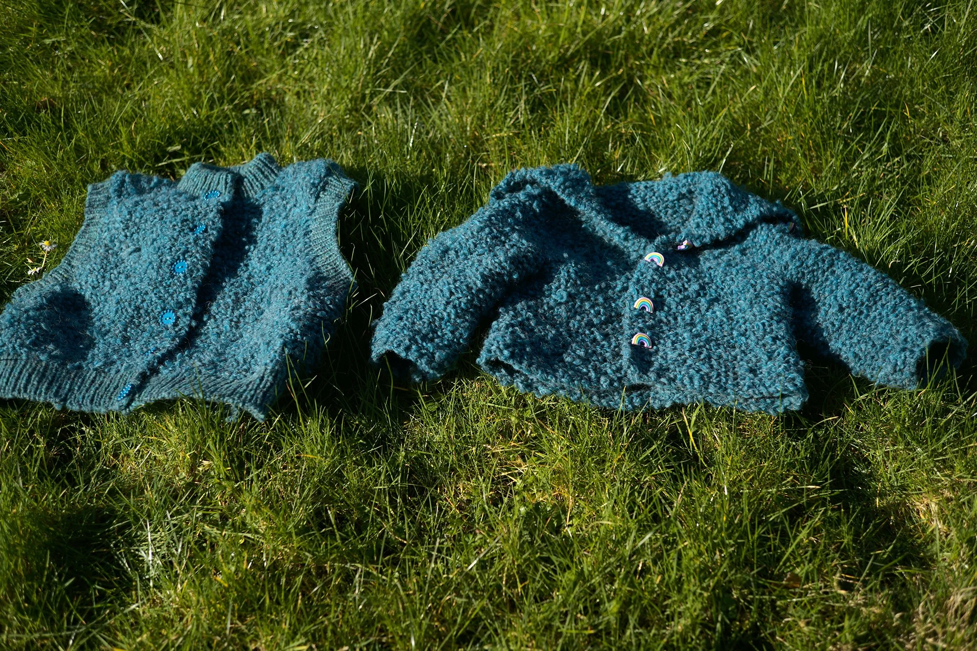 teal for two? Siúla Vest + Shoreline Cardigan in Entacmaea Quadricolor