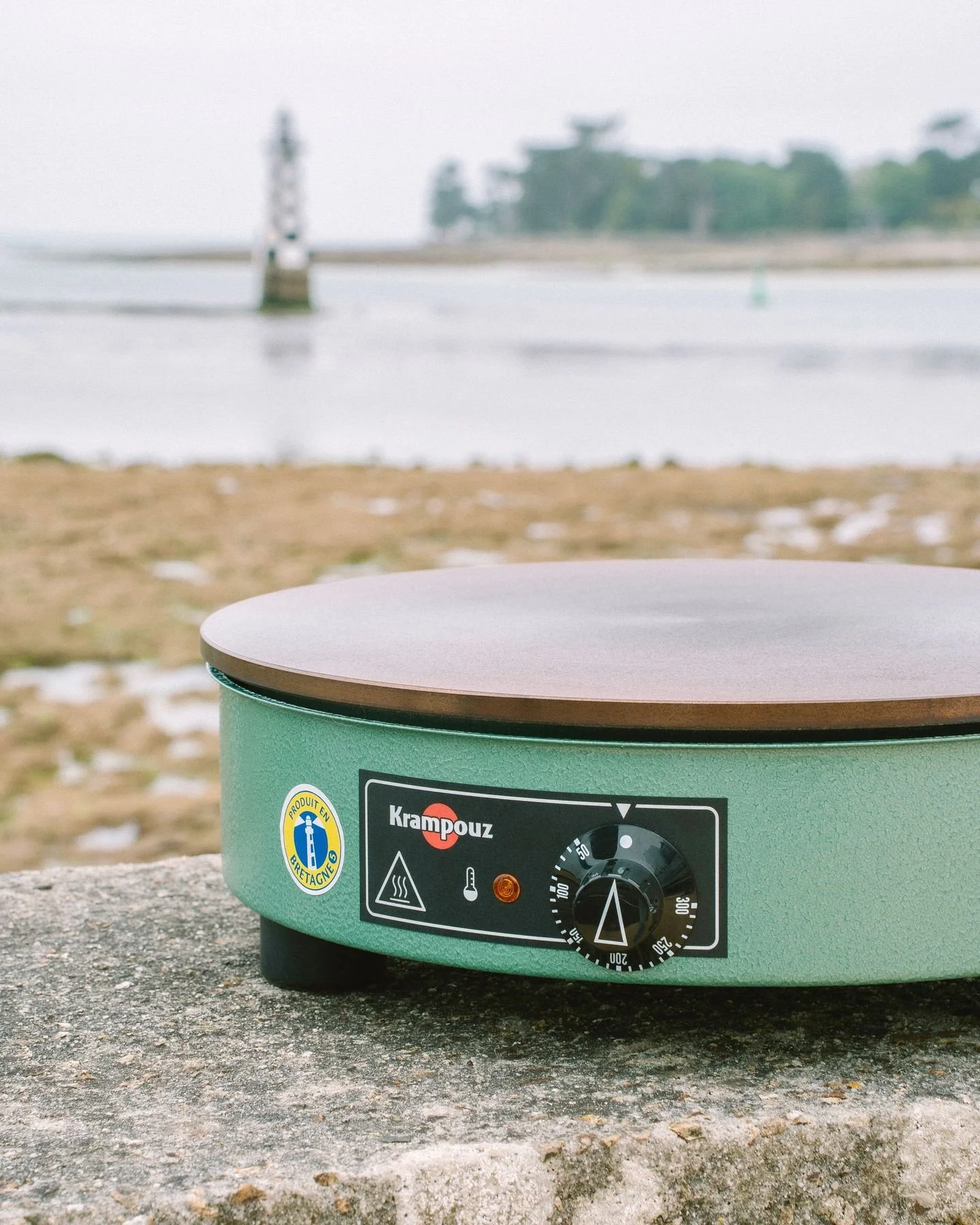 Concours de la Chandeleur ✨
Chez Breizh Caf&eacute;, la cr&ecirc;pe c'est tout un art. Connaissez-vous notre secret pour obtenir des cr&ecirc;pes irr&eacute;sistibles ?

Depuis toujours, nous faisons confiance &agrave; @krampouz.officiel, l'inventeur