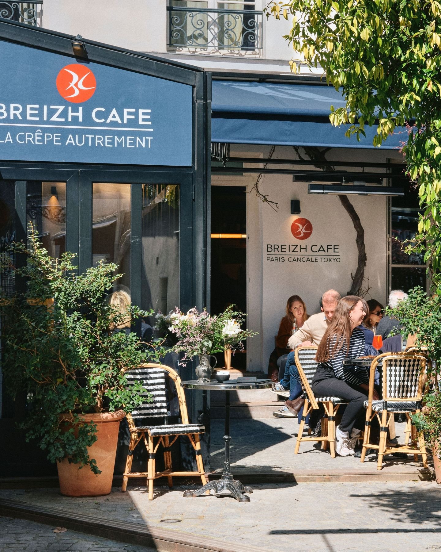 Le printemps s&rsquo;installe chez Breizh Caf&eacute; ☀️
Nos terrasses vous attendent pour profiter des beaux jours autour d&rsquo;une galette en plein air ou d&rsquo;une cr&ecirc;pe gourmande.

Profitons ensemble de chaque rayon de soleil !