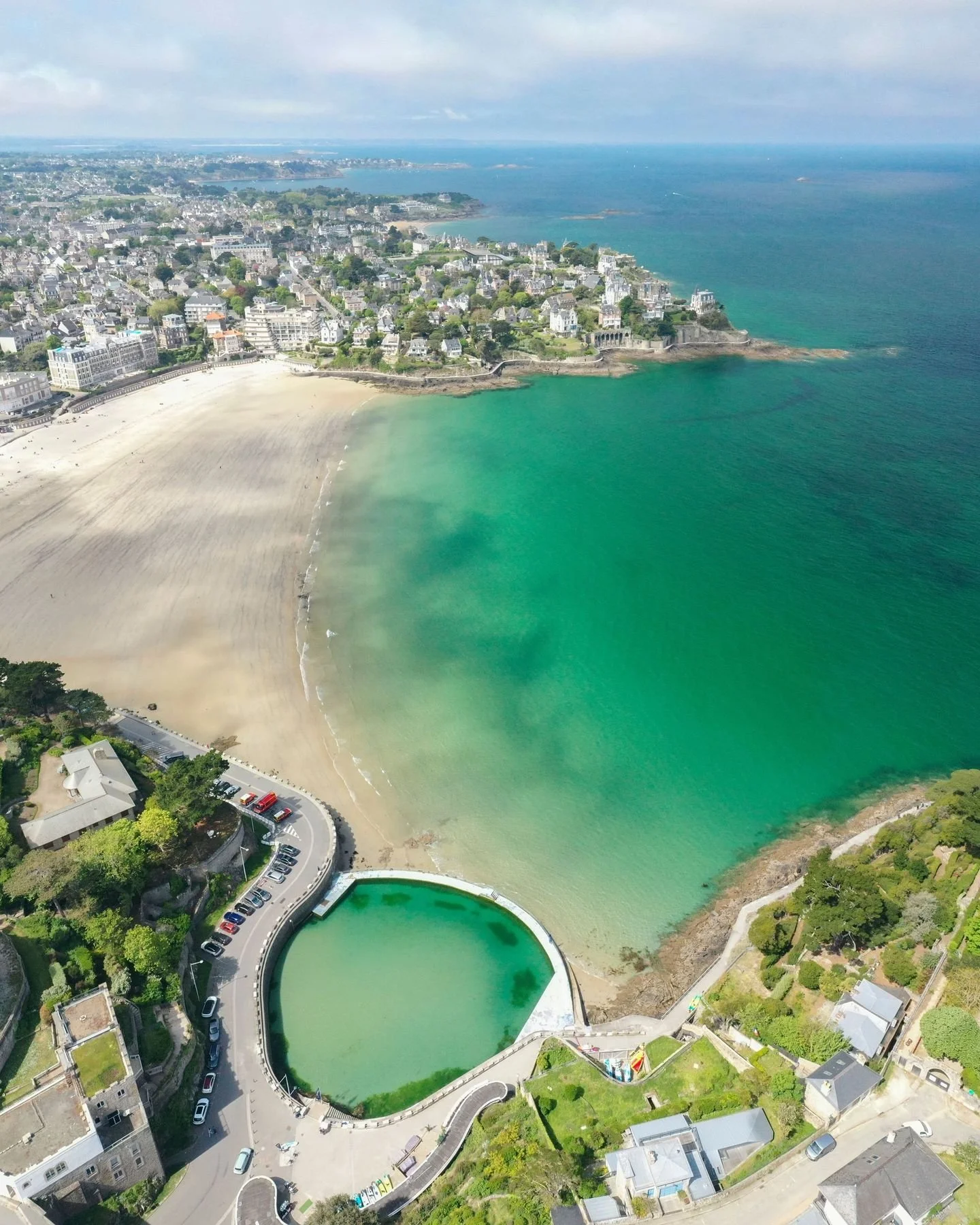 Les jours rallongent, et avec eux l'envie de prendre l'air le long de la c&ocirc;te&hellip;

Apr&egrave;s une balade au bord de la mer, faites une pause gourmande dans notre restaurant Breizh Caf&eacute; Dinard.
Les saveurs de la C&ocirc;te d'&Eacute