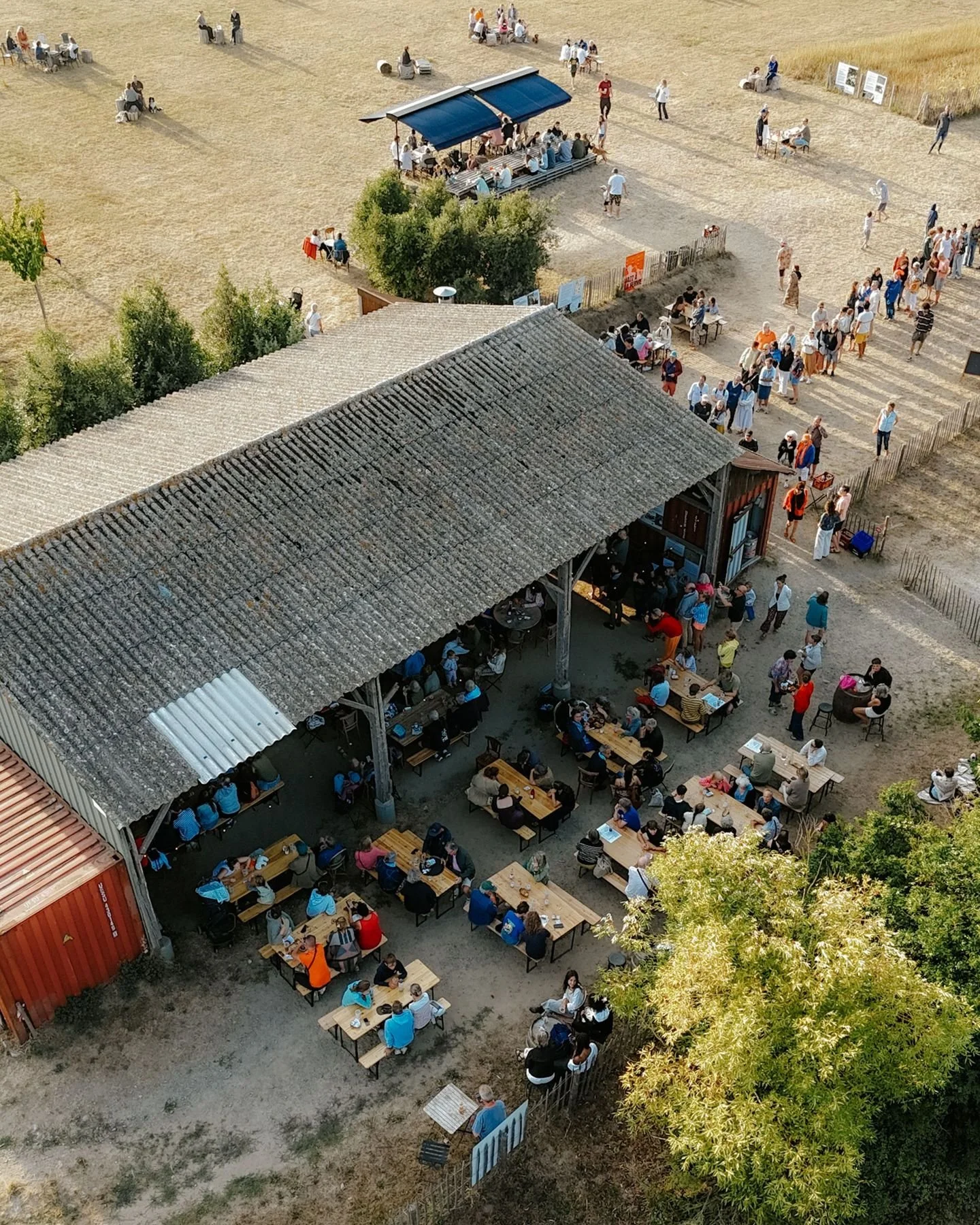 L'&eacute;t&eacute; &agrave; la Ferme Breizh Caf&eacute; ☀️

Voil&agrave; d&eacute;j&agrave; un mois et demi que La Ferme Breizh Caf&eacute; a rouvert ses portes et vous accueille.
Face &agrave; l'anse Duguesclin, ces 11 hectares se transforment, com