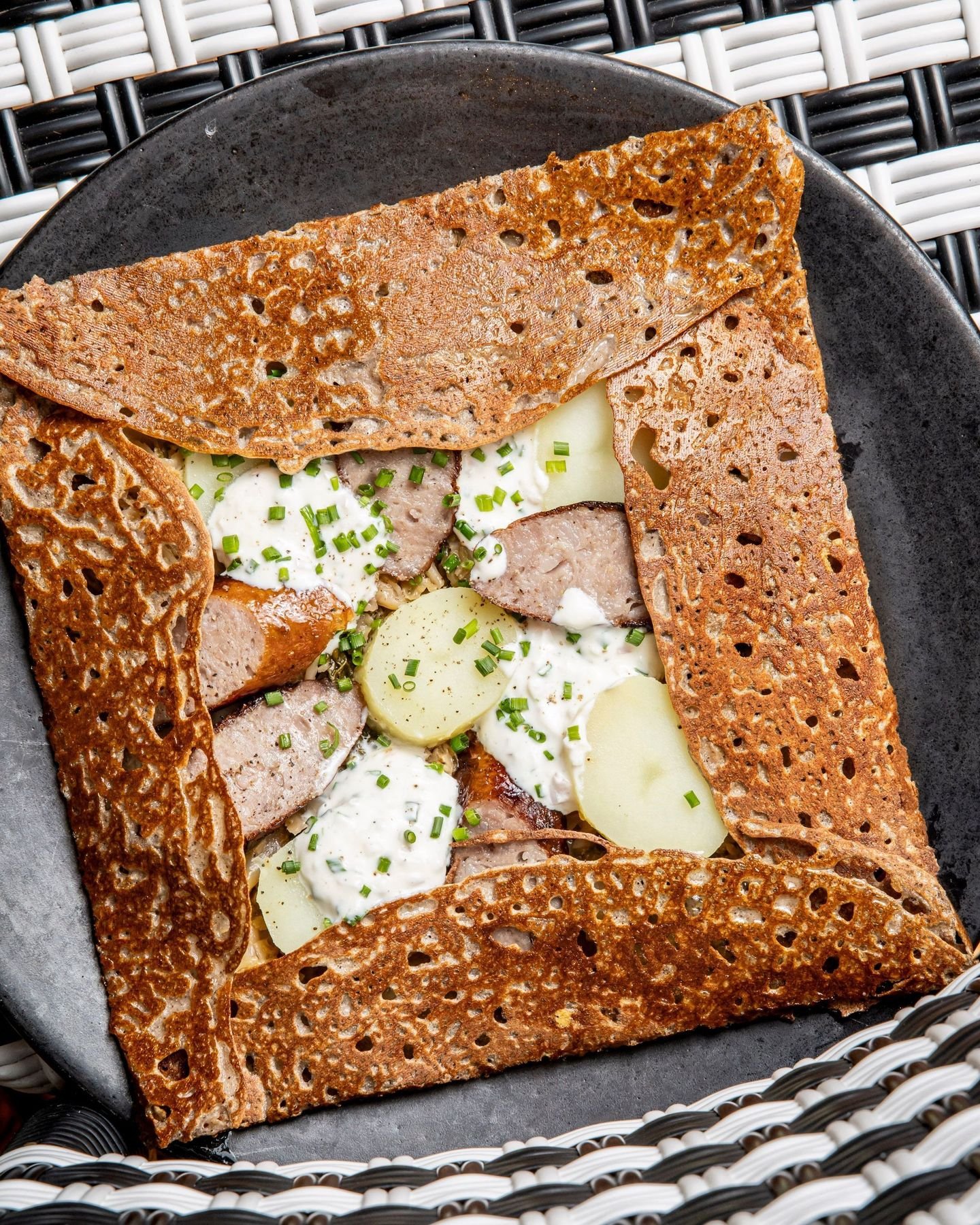 &Agrave; Strasbourg, Breizh Caf&eacute; fait dialoguer la Bretagne et l&rsquo;Alsace &agrave; travers une s&eacute;lection de recettes imagin&eacute;es sp&eacute;cialement pour cette adresse.

Le sarrasin breton rencontre les saveurs alsaciennes : cr