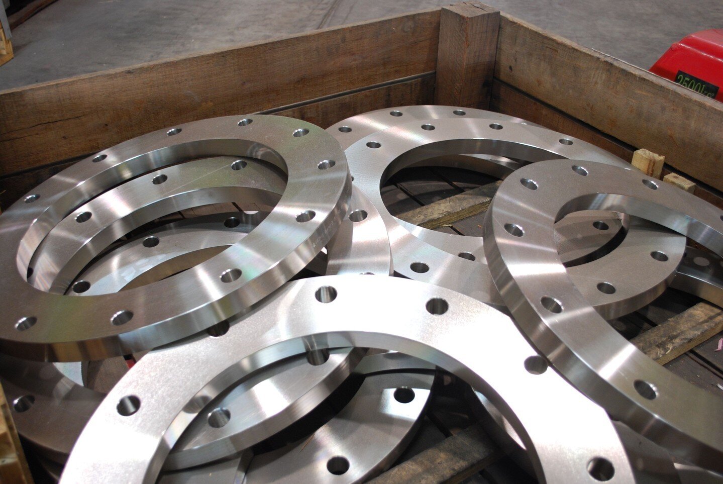 Get the lowdown on Flanges from our new blog going through the different types, including Threaded, Socket-weld, Slip-on and more, the faces, standards and industry uses! 

Check it out on our blog page, link in bio.

#flange #flanges #threadedflange