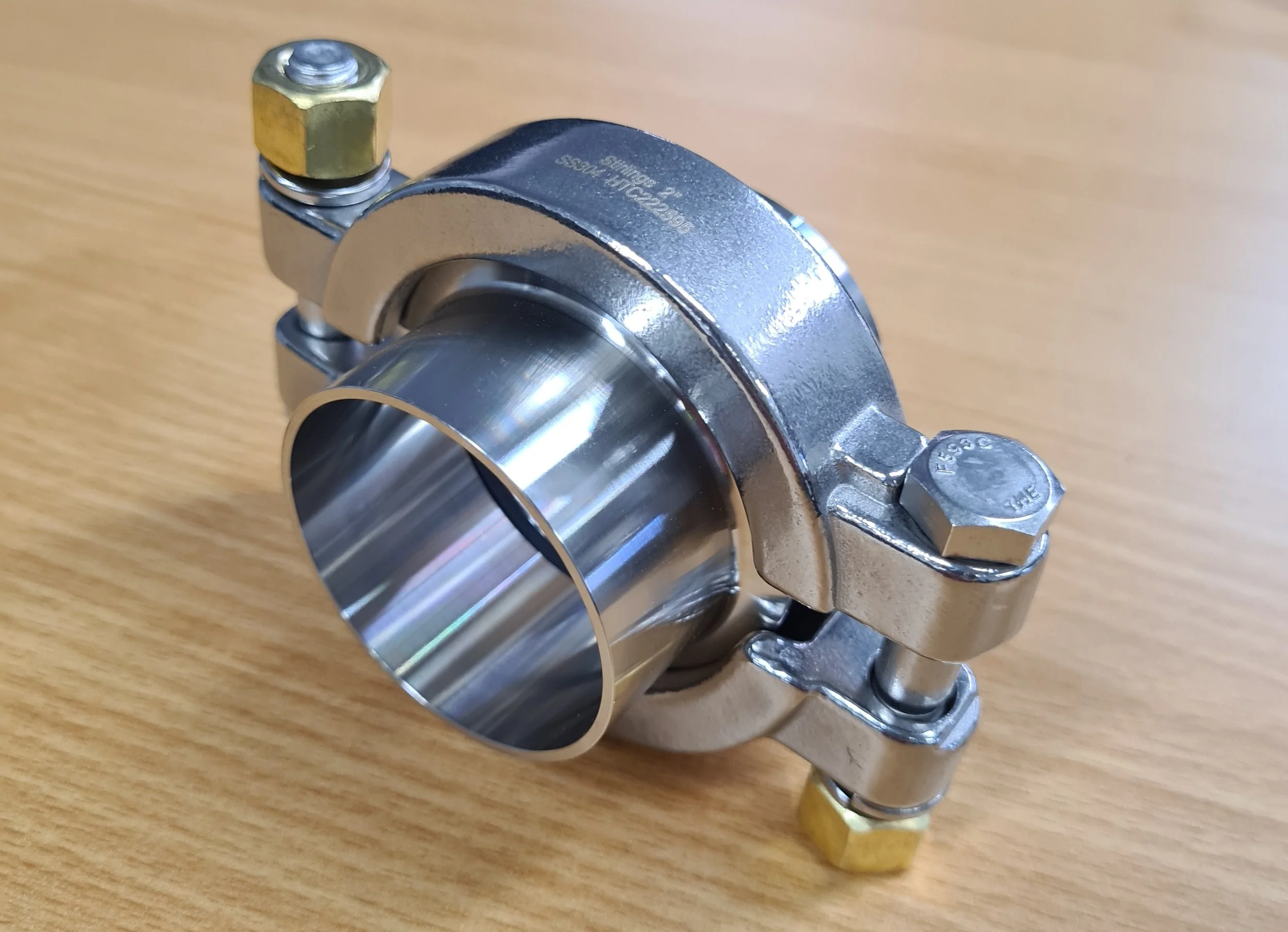 What is a tri-clamp? And more about Stainless steel tri-clover clamps and the benefits of a tri-clamp connection&nbsp;