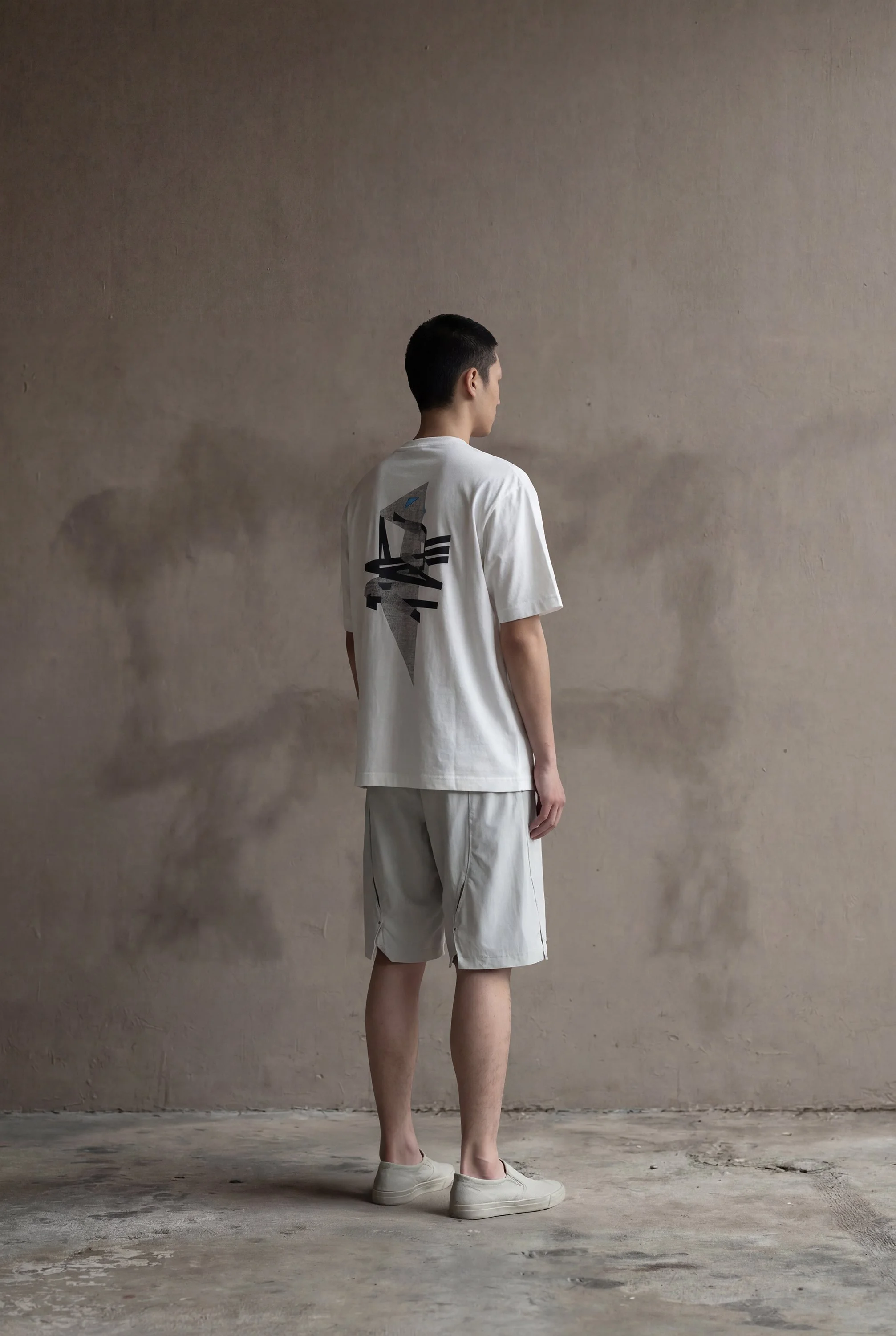 oqLiq_26ss_lookbook  (9).jpg