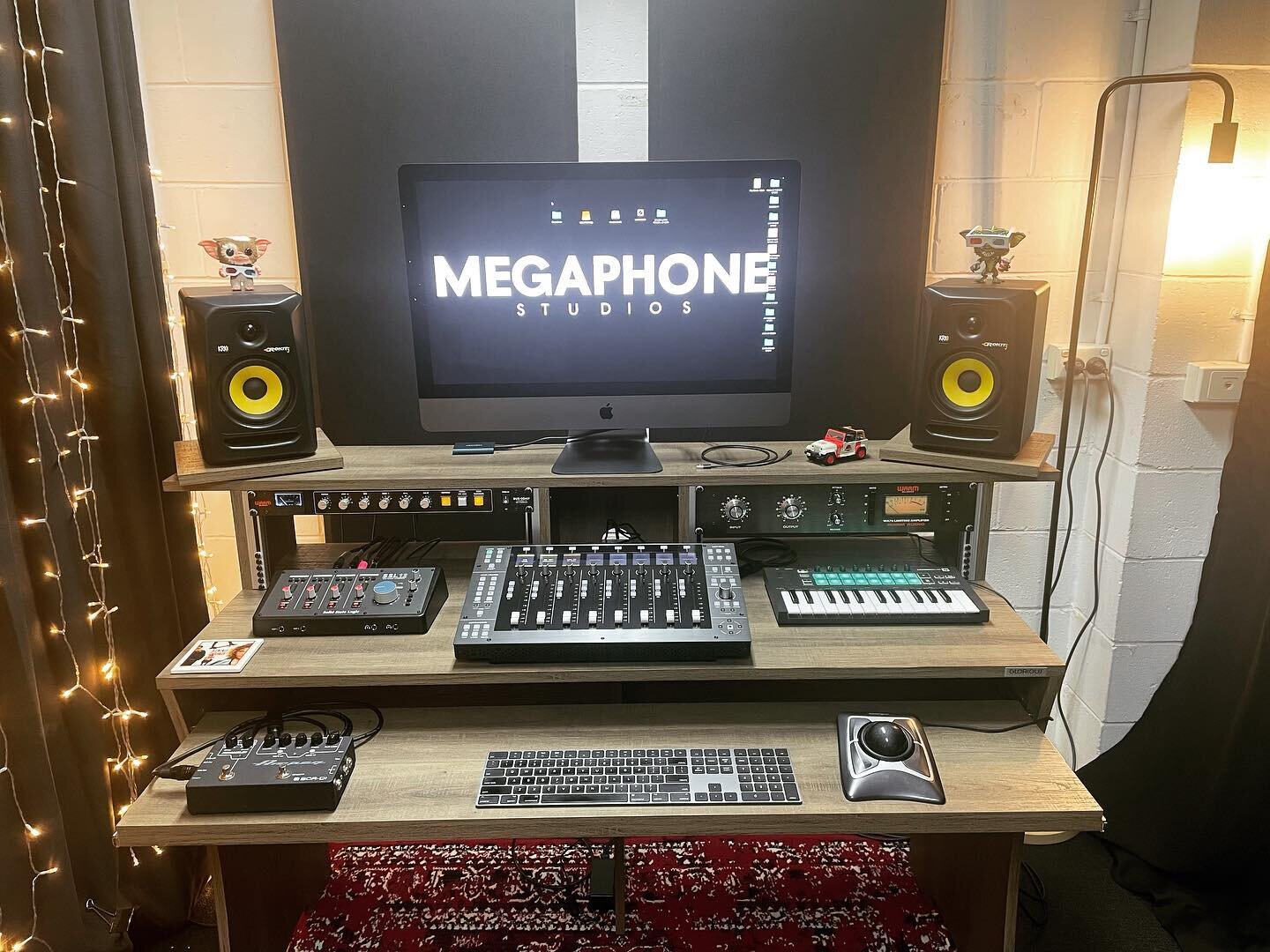 New look mixing room! 🎛️