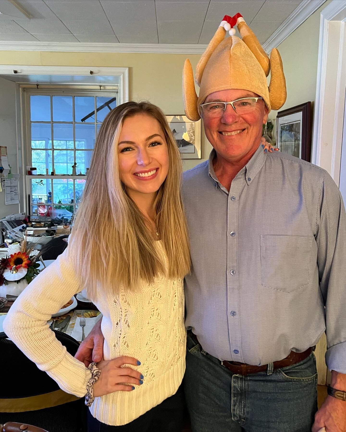 Thanksgiving 🦃 📸  dump 2/

Captions:
&bull; Father/daughter Turkey day traditional photo 
&bull; centrepiece I had made
&bull; centrepiece again
&bull; Dinner spread (ask for dishes/recipes) 
&bull; quick pre-meal outfit check 
&bull; Ronnie (raceh