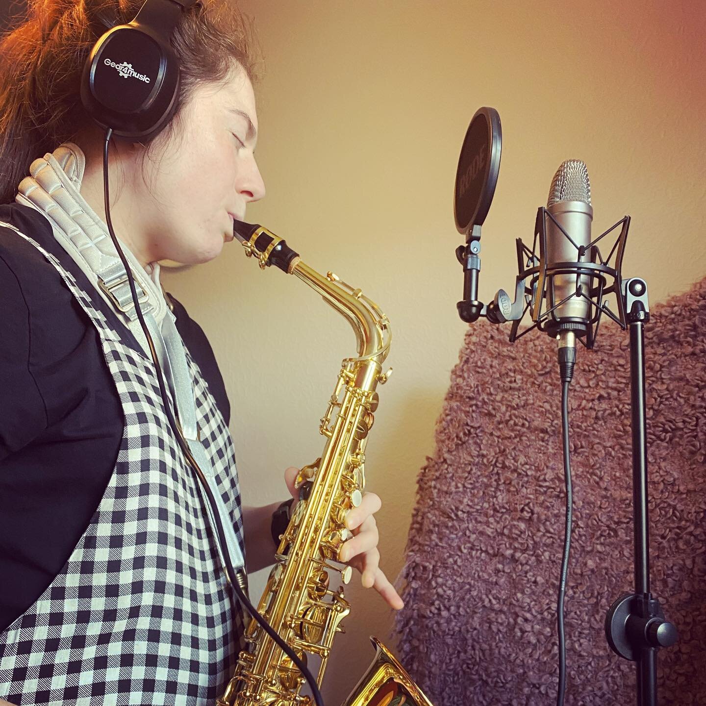 There&rsquo;s been more recording happening today!

Today we had the insanely talented Sophie Coward come and not only sing, but also record sax, bass AND flute on top 🎷🎸🎶

#JULIETheMusical #Recording #JulieDaubigny #Musical #NewMusic
