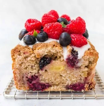 Apple &amp; Blackberry Loaf