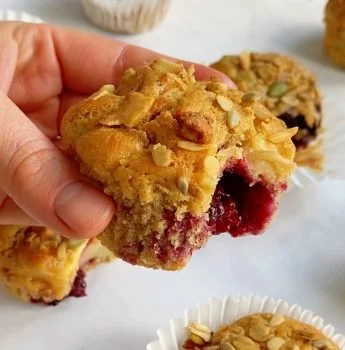 Blackberry Crumble Muffins