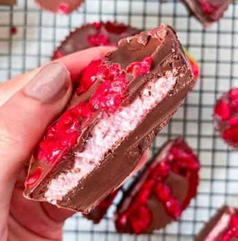 Chocolate Berry Cups