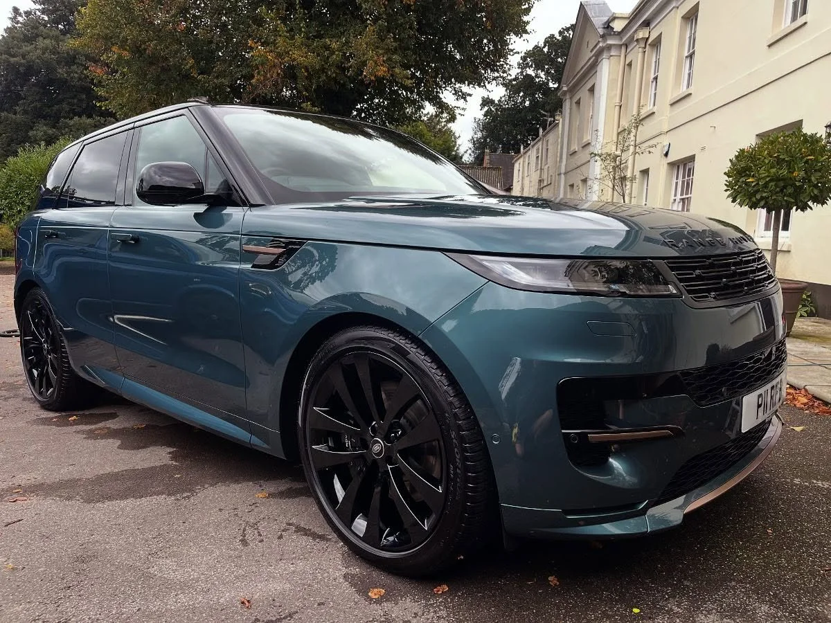 #detailersofinstagram #detailinguk #detailing #mobiledetailing #mobiledetailer #deepcleaning #ceramiccoating #rangerover #rangeroversport #cheltenham #cheltenhamdetailling