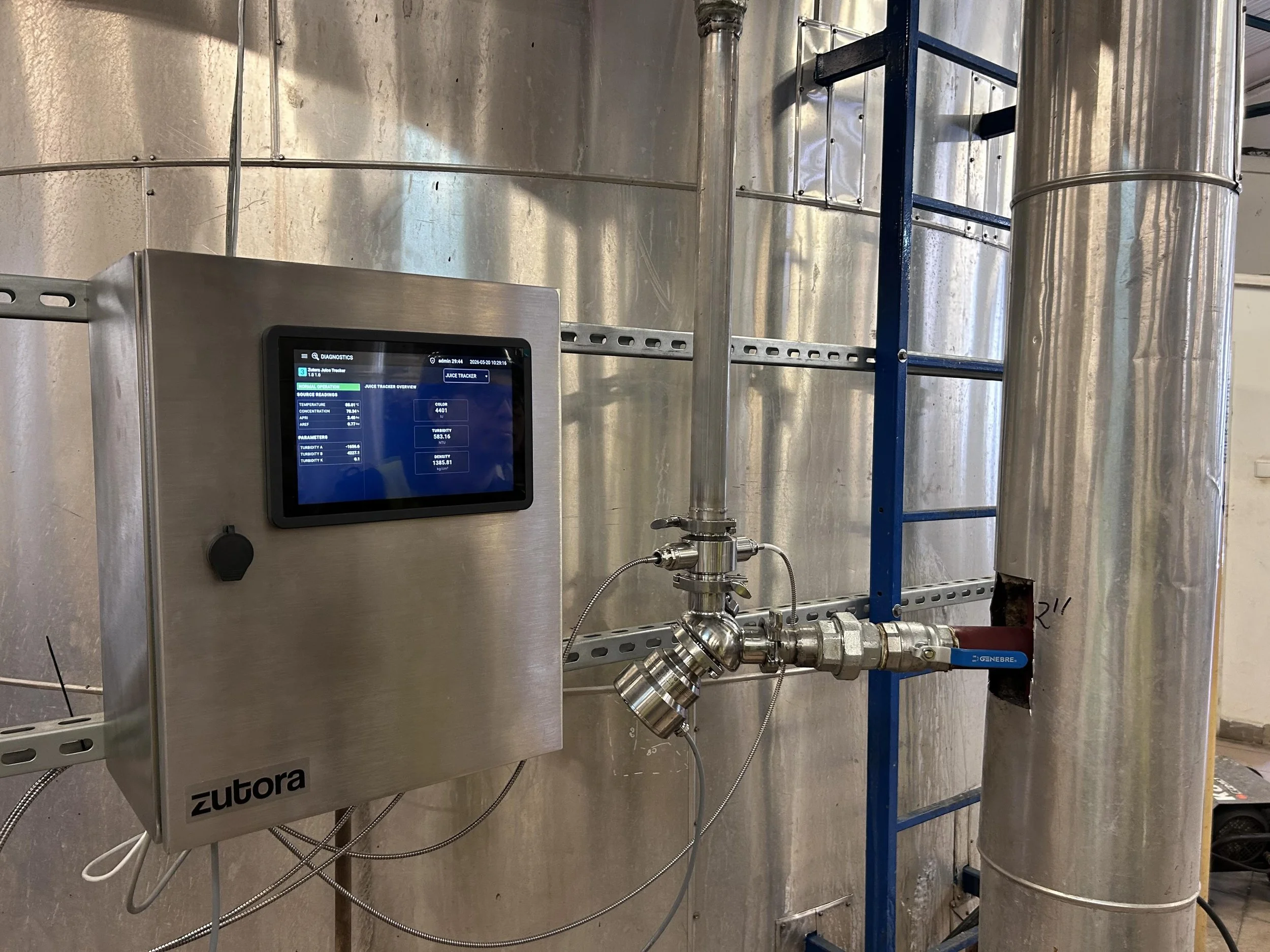 Zutora JuiceTracker device.
