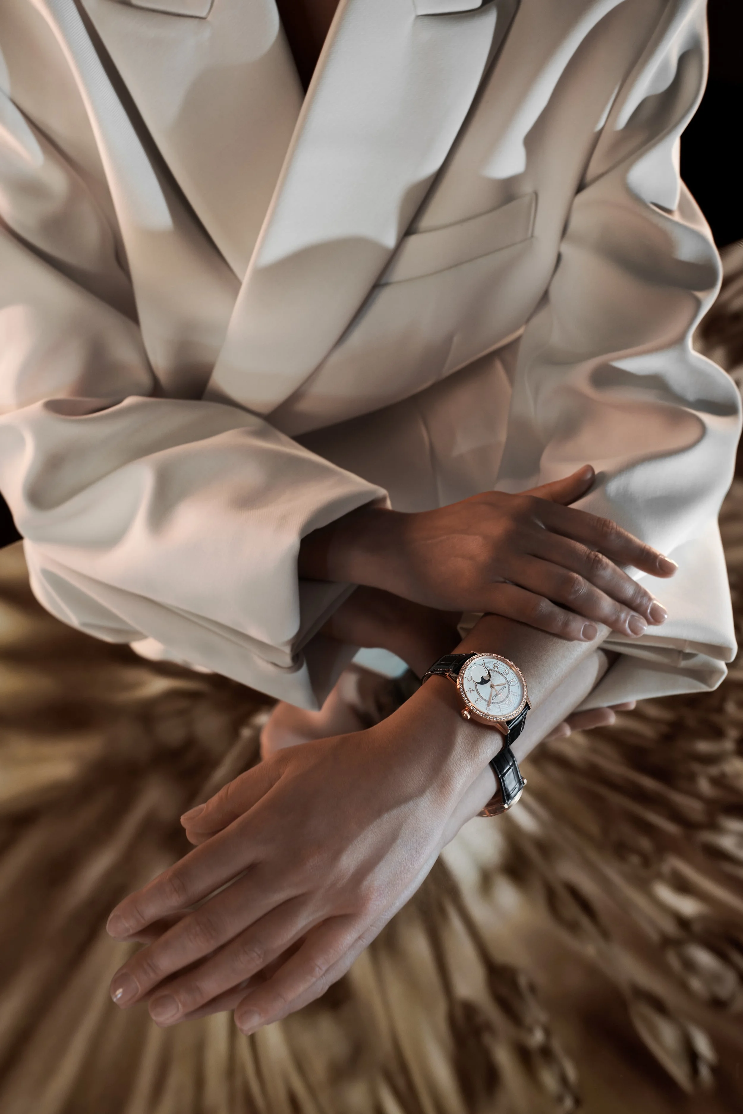 2023_HOLIDAY_RENDEZVOUS_MOON_1239_WRISTSHOT_FORMAT_COLORPRO copie.jpg