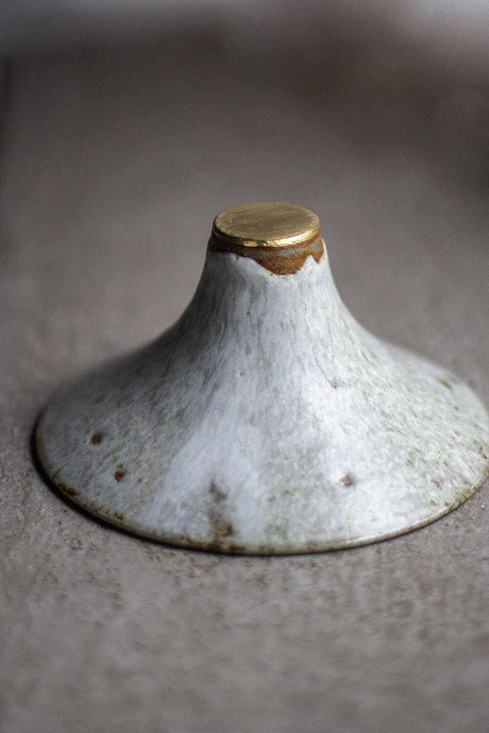 Chloe+Bell+Porthilly+Oyster+Shell+Dish+and+Brass+Base-3.jpg